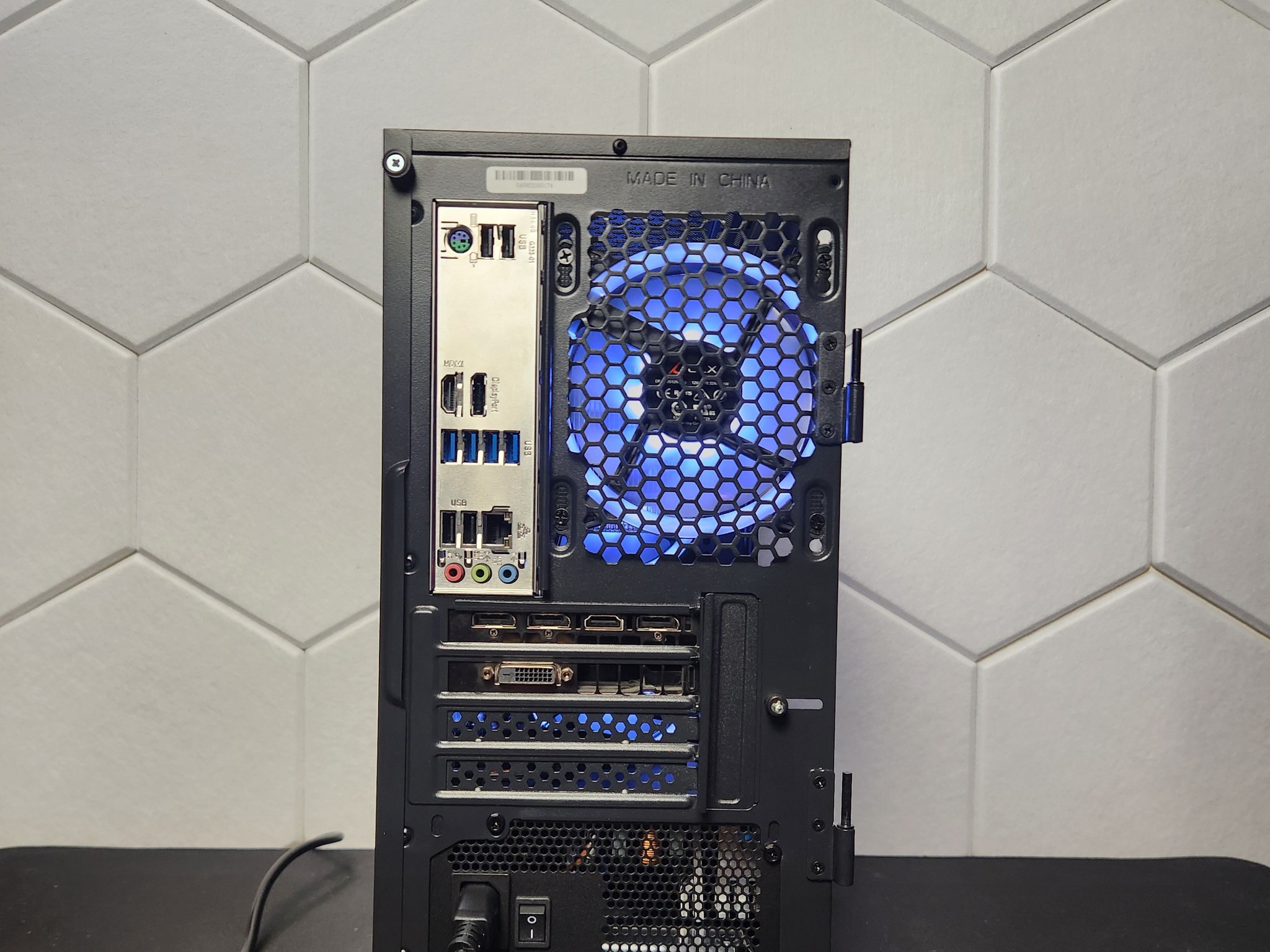 GTX 1070TI | Ryzen 5 3500X | 16GB DDR4 | 512GB SSD | Windows 11 | Jawa