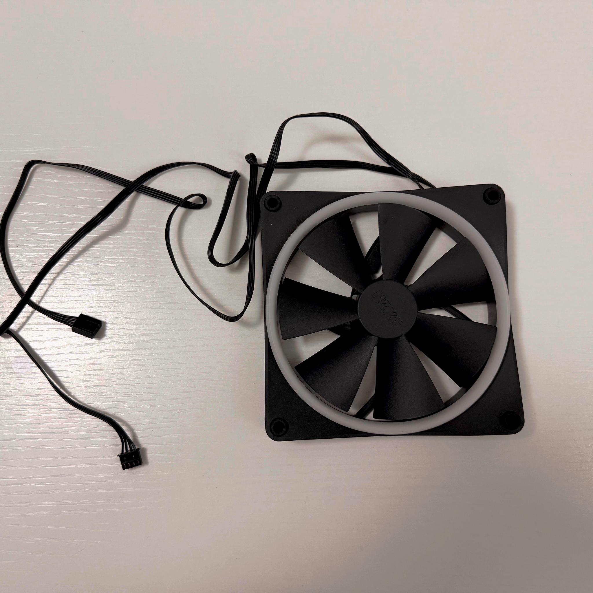 3x NZXT F140mm RGB