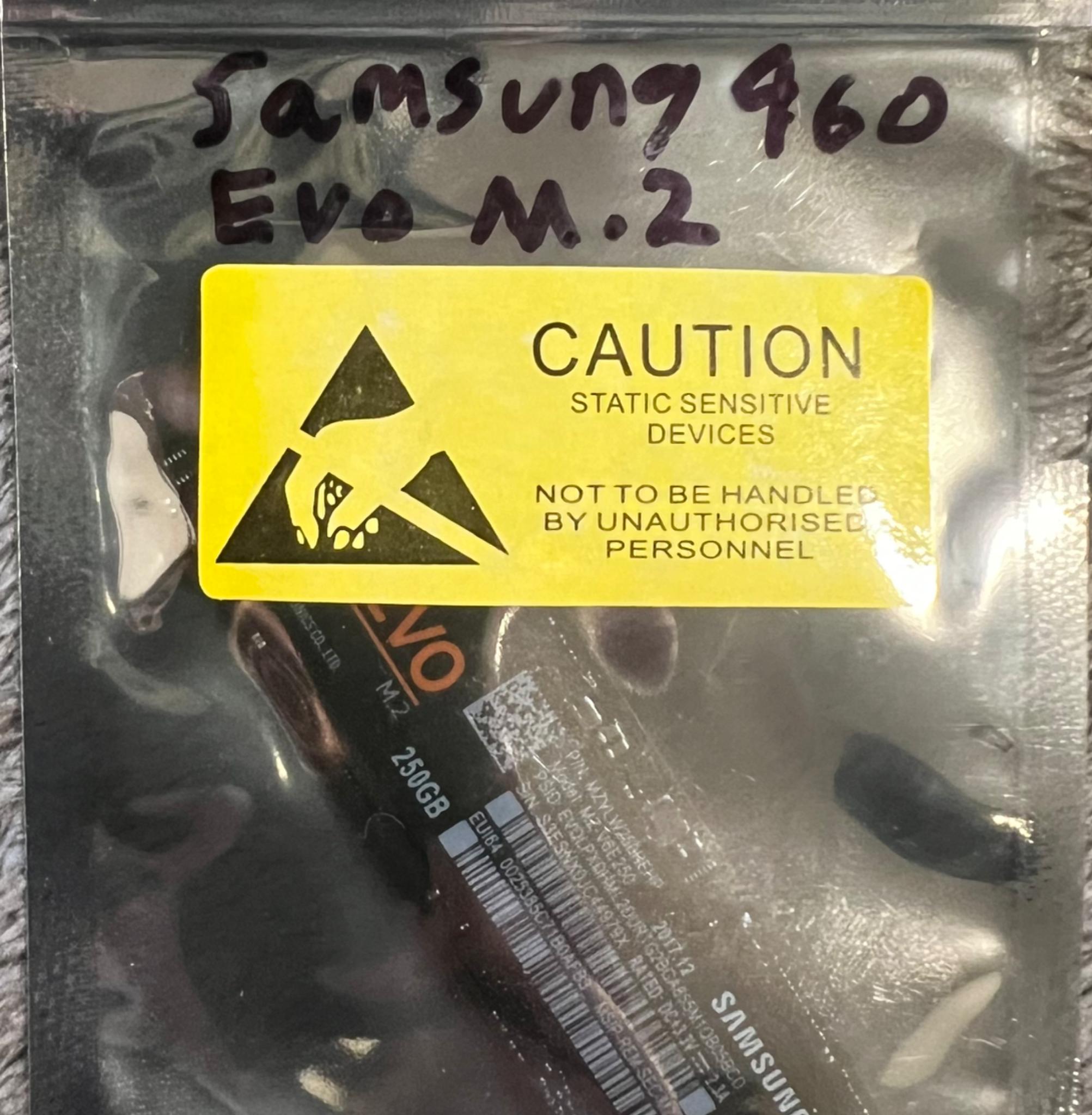 Samsung 960 EVO Series - 250GB PCIe NVMe - M.2 Internal SSD