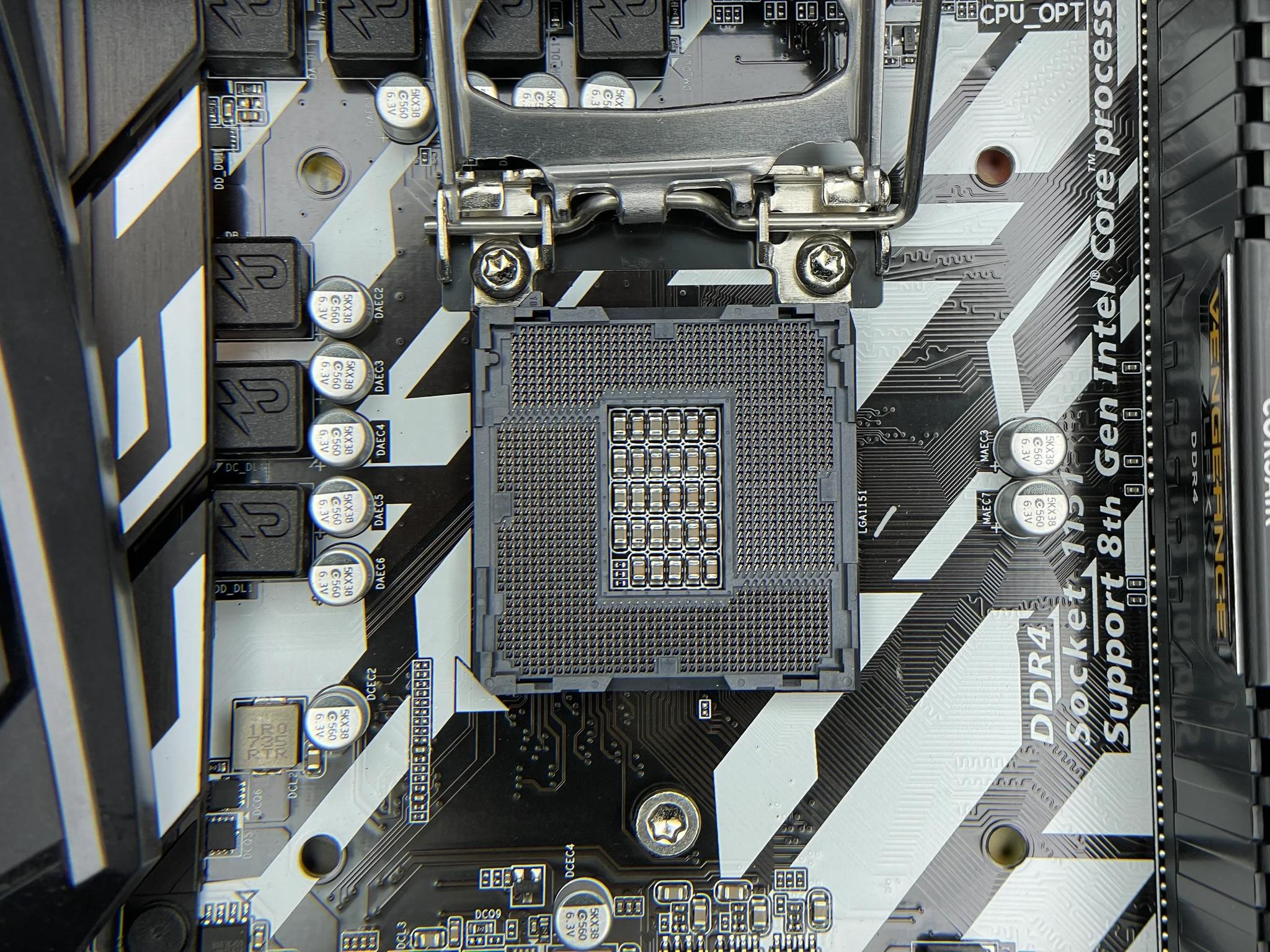 i5-8600K + Gigabyte Z370XP SLI + 32GB Corsair Vengeance 3000MHz Gaming Bundle