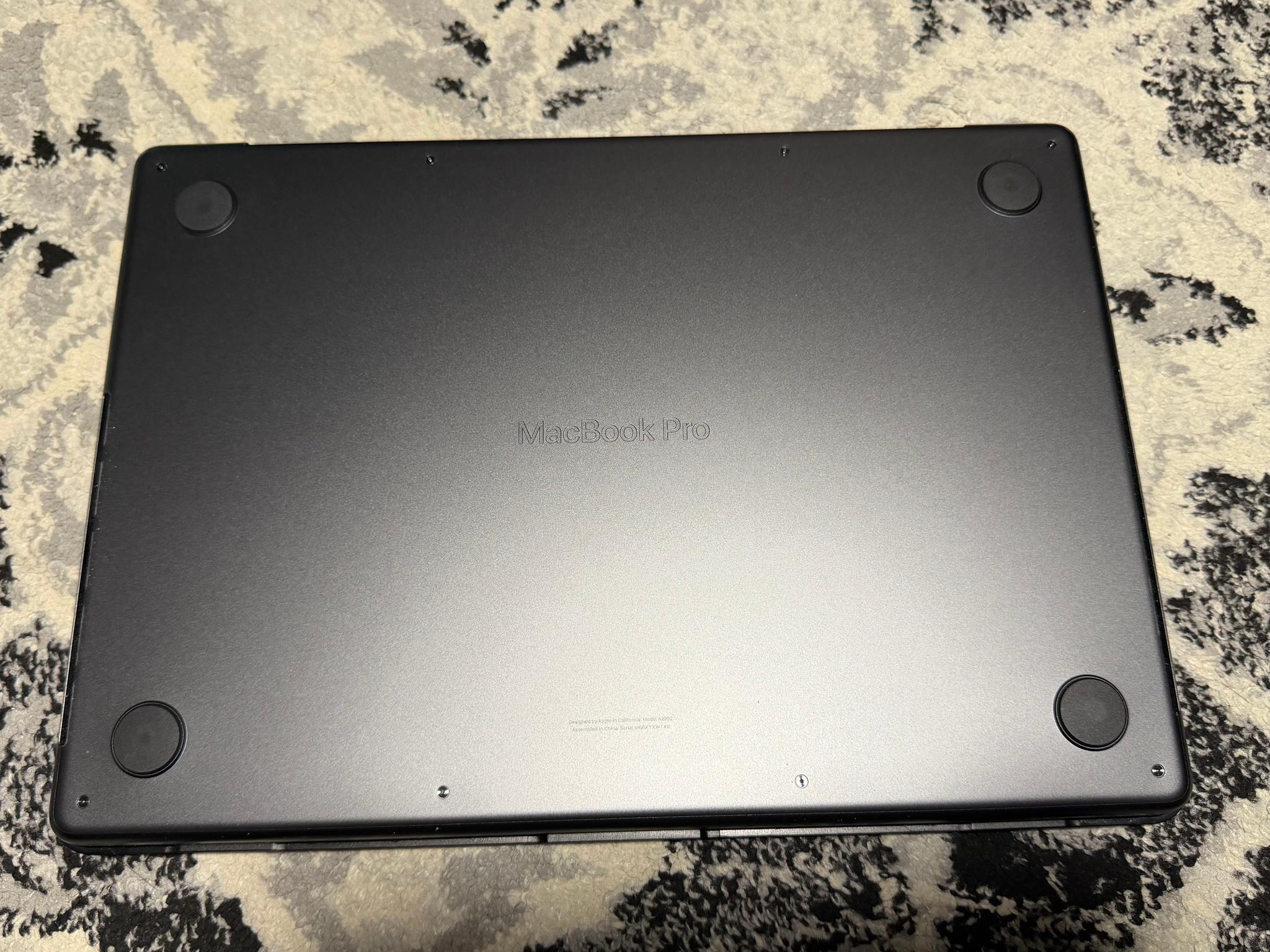 MacBook Pro M3 Pro - 18GB RAM - 512GB SSD - 14 inch - Black