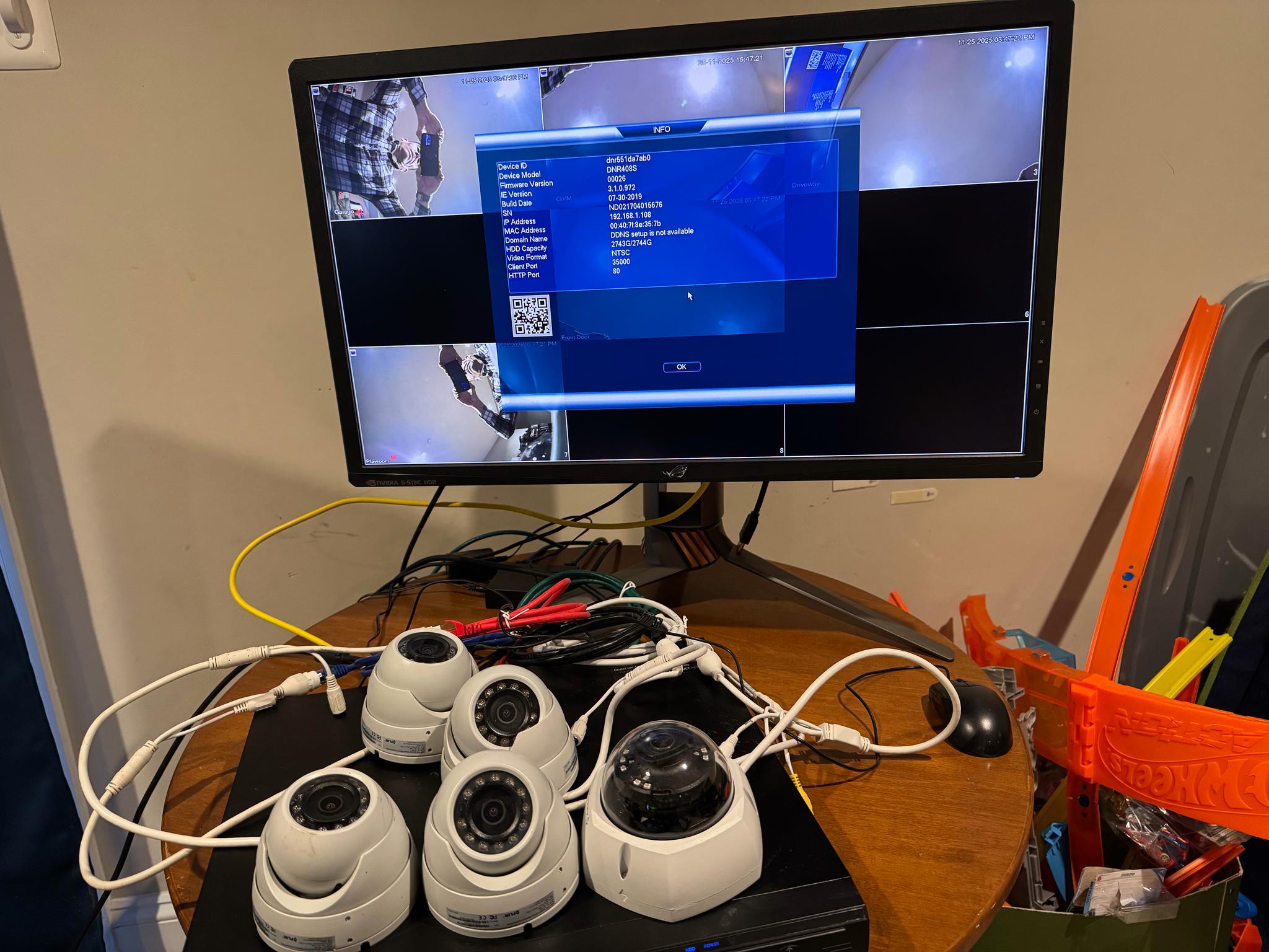 DNR400 Series NVR 8 channel security camera system with 5 cameras and 3TB HDD