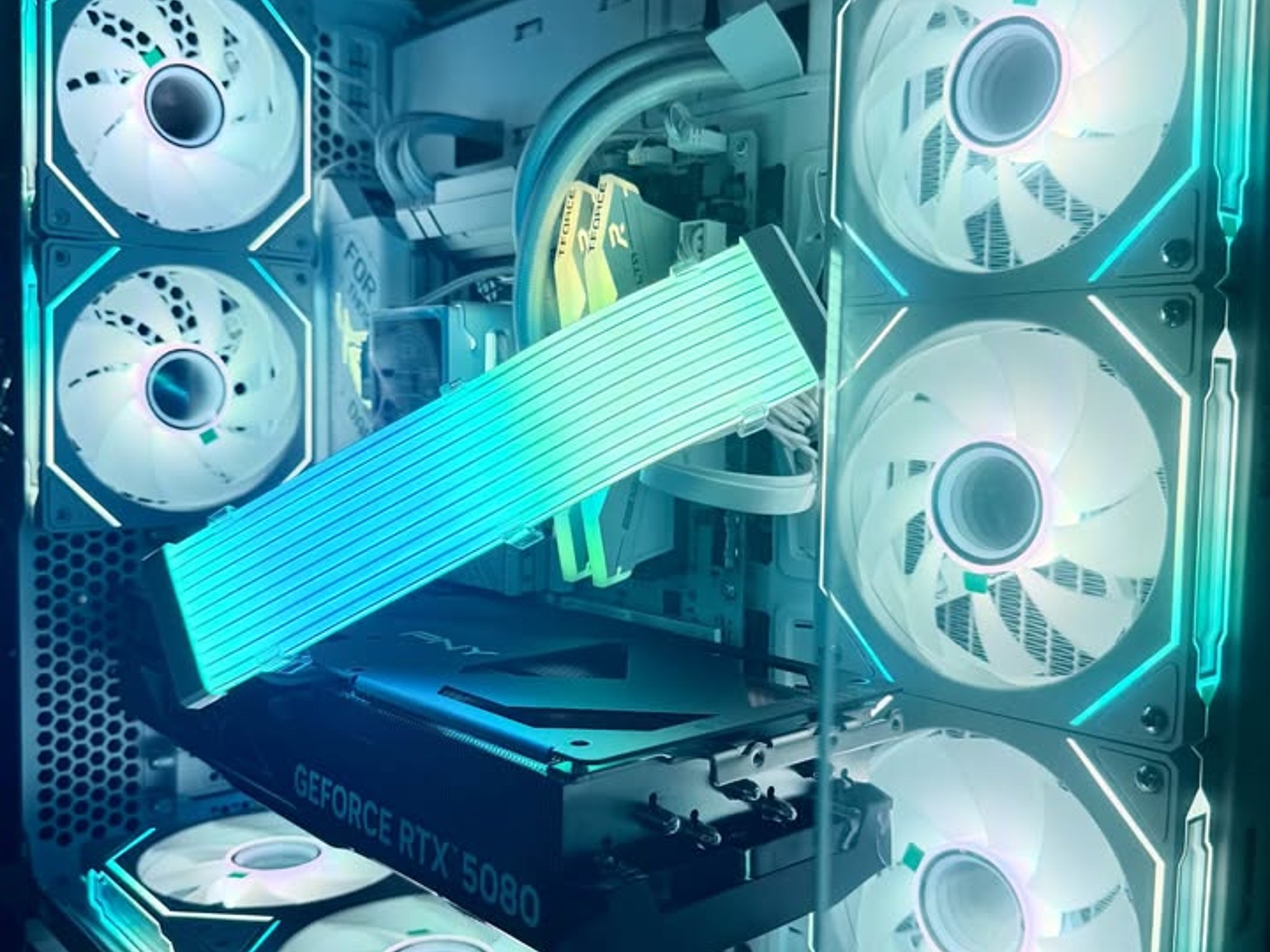 ❄️ Snow Vision- 9800X3D | RTX 5080 |32GB DDR5 | Windows 11 Pro