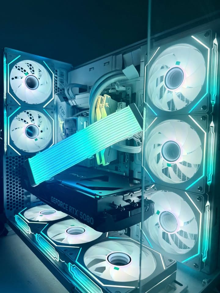 ❄️ 9800X3D | RTX 5080 |32GB DDR5 | Windows 11 Pro |"The Snow Vision" Gaming PC