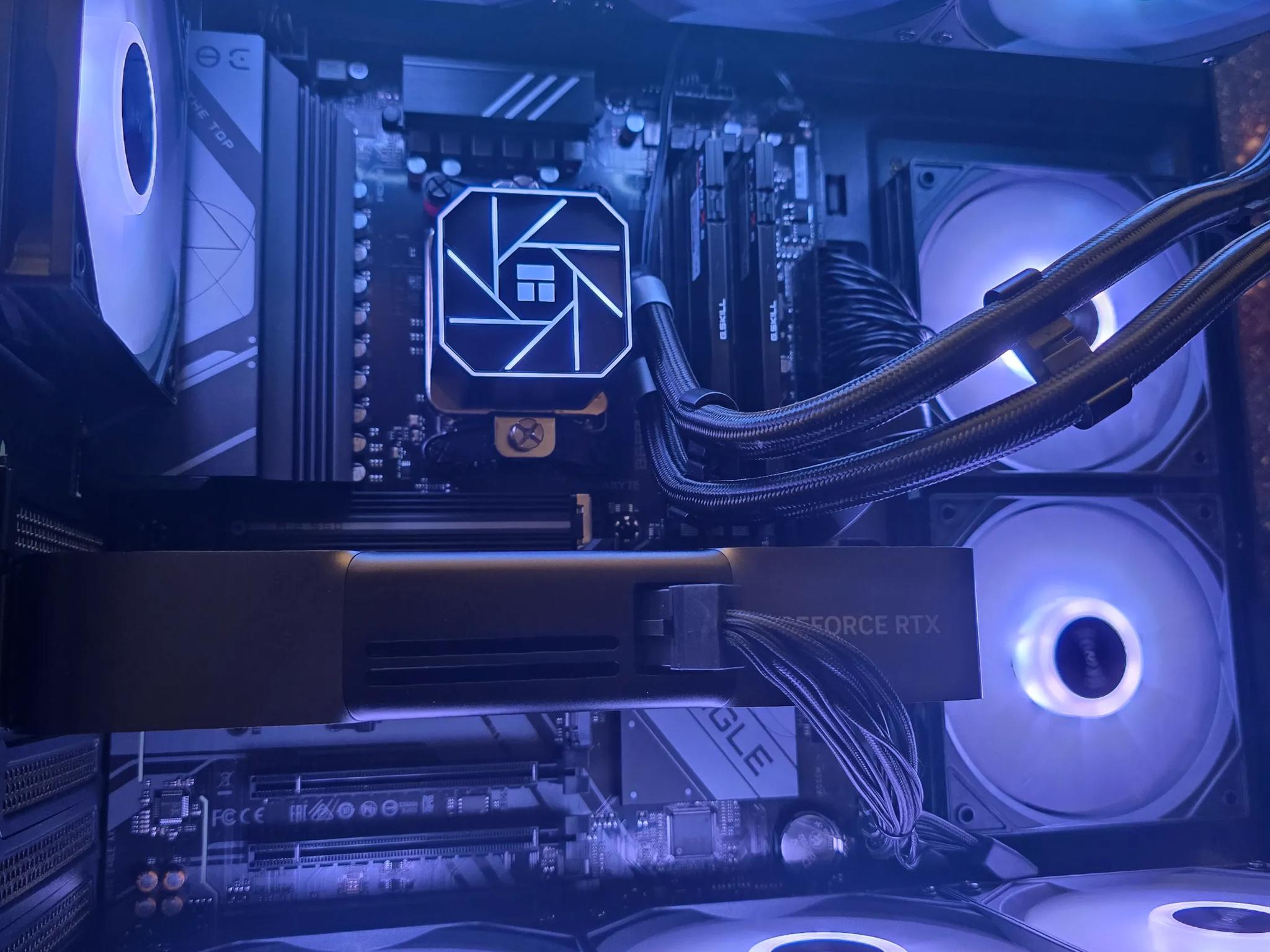 🚀 1440P ALL NEW CUSTOM AM5 PC | RTX 5070 FE | RYZEN 7 7700x | 2TB SSD | 32GB DDR5 6000MHZ CL32 🚀