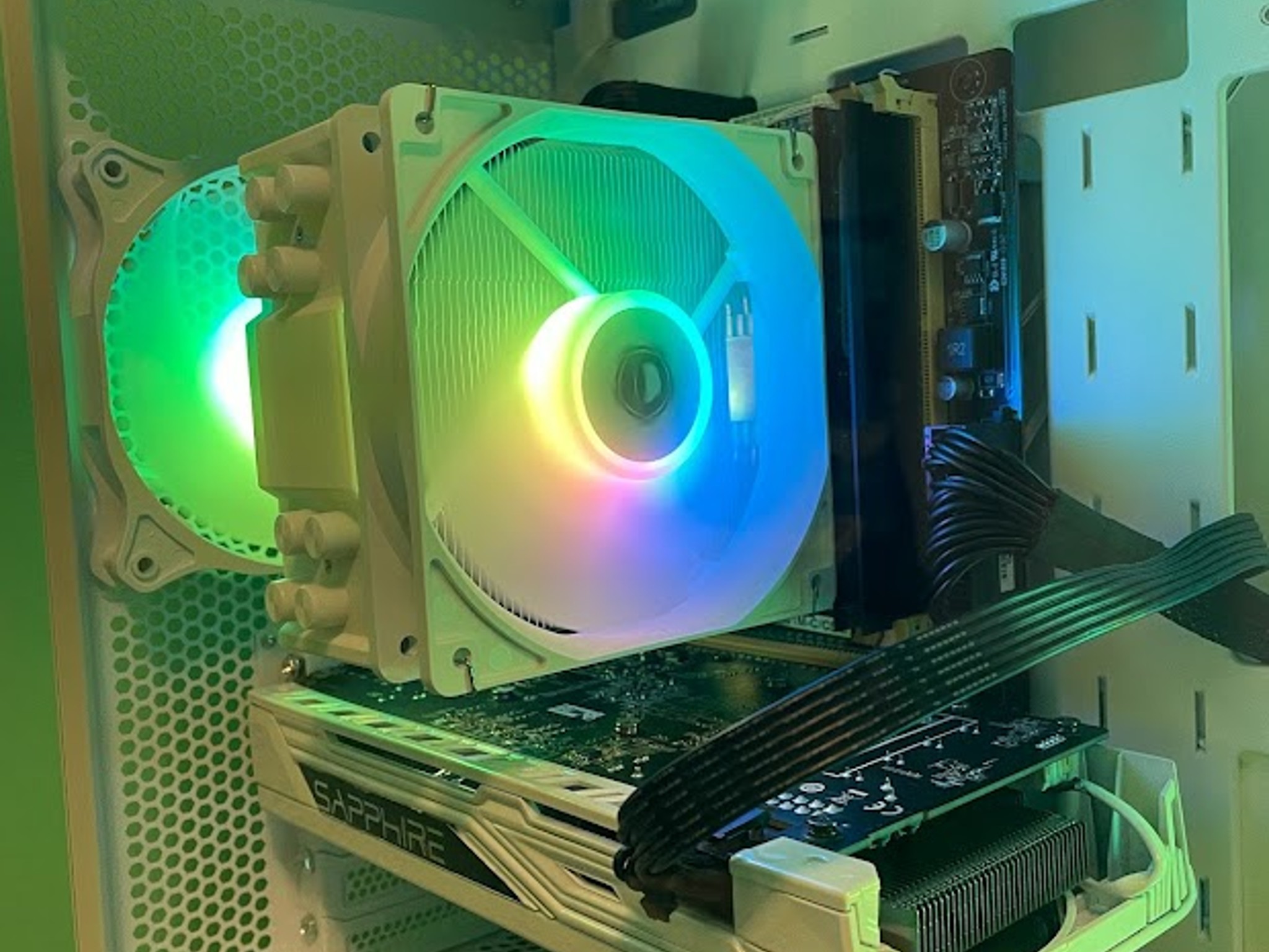 White GLASS Gaming PC| Intel i5 / Amd RX580 / 8GB / 500GB SSD Win 10 Pro WiFi