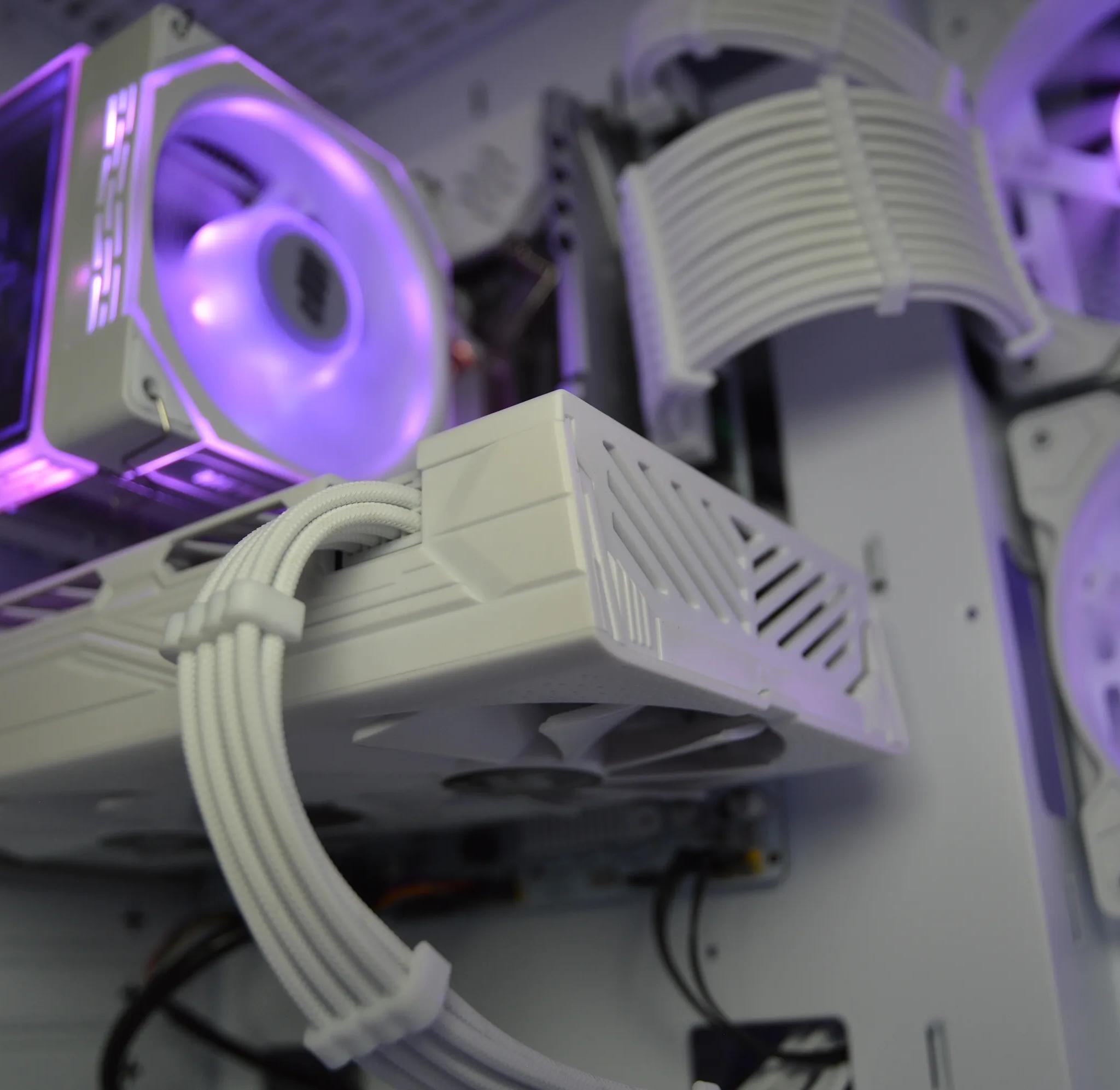 ⚪⚪| RX 580 8GB | INTEL XEON E5 2670 V3 | 16GB RAM | 1TB SSD | Ice Frost |