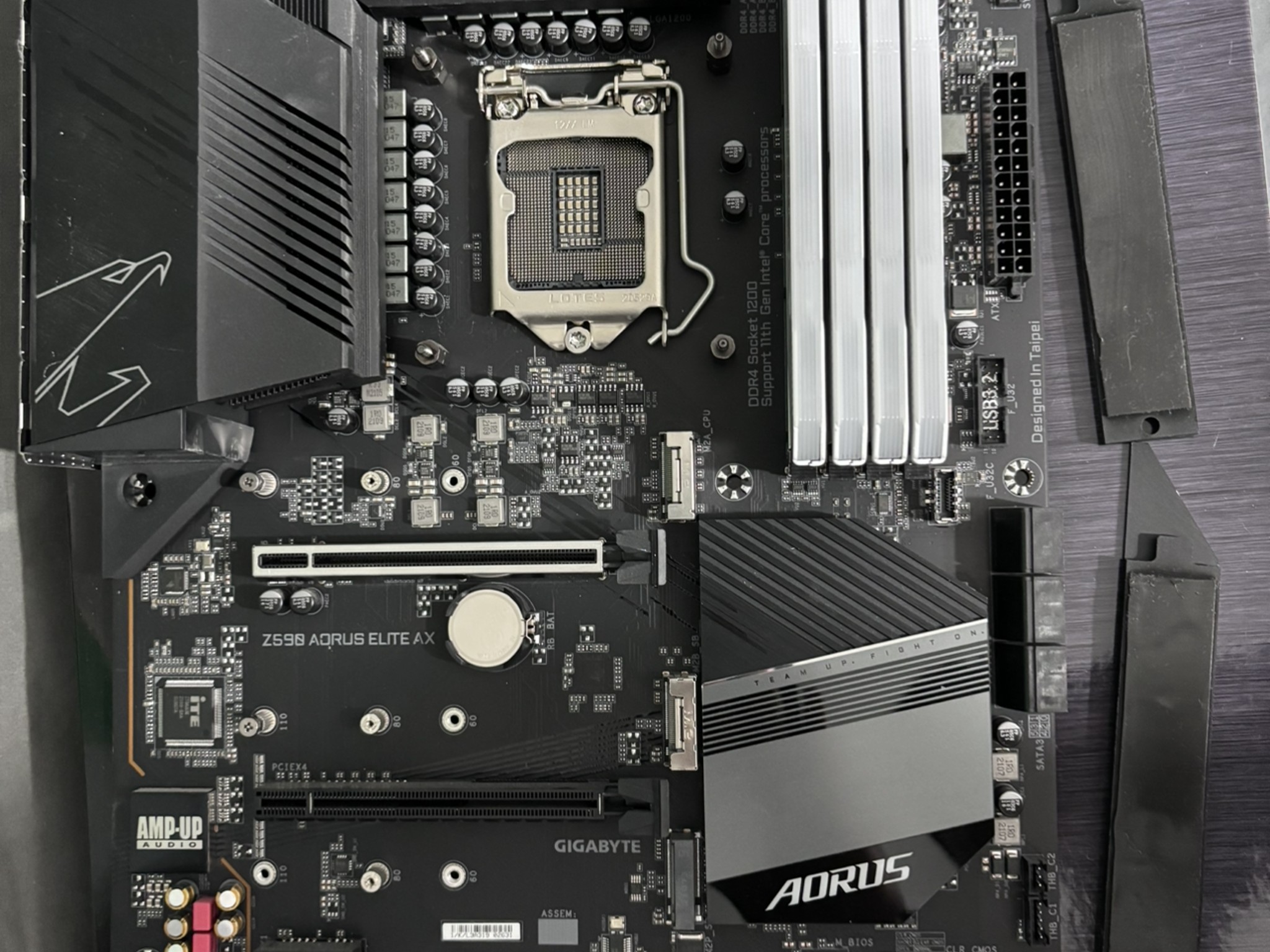 Intel I7-11700K + Gigabyte Z590 Aorus Elite AX + Corsair Vengeance RGB RAM 4x8