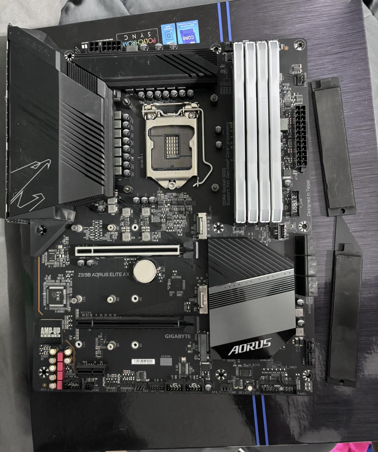 Intel I7-11700K + Gigabyte Z590 Aorus Elite AX + Corsair Vengeance RGB RAM 4x8