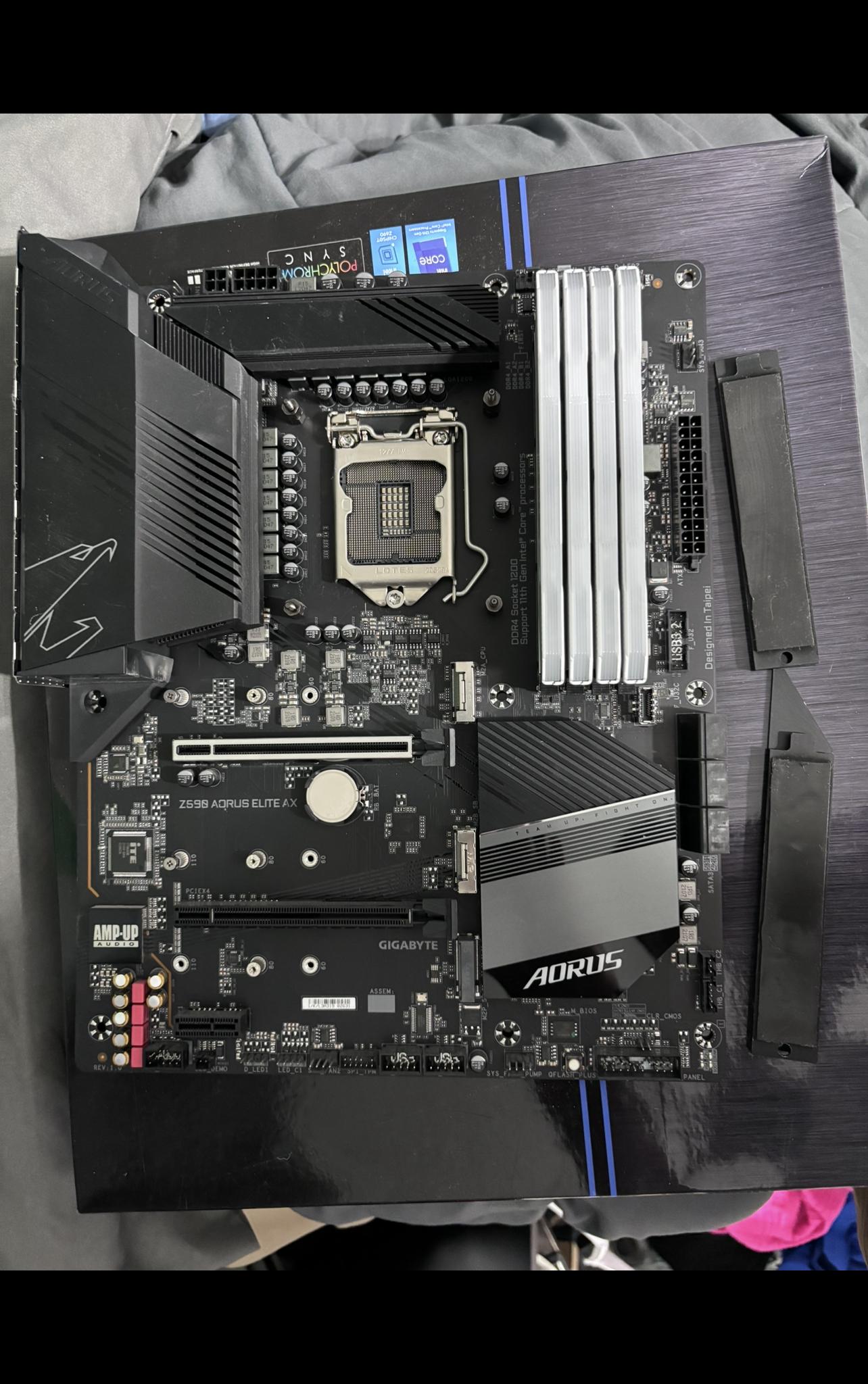 Intel I7-11700K + Gigabyte Z590 Aorus Elite AX + Corsair Vengeance RGB RAM 4x8