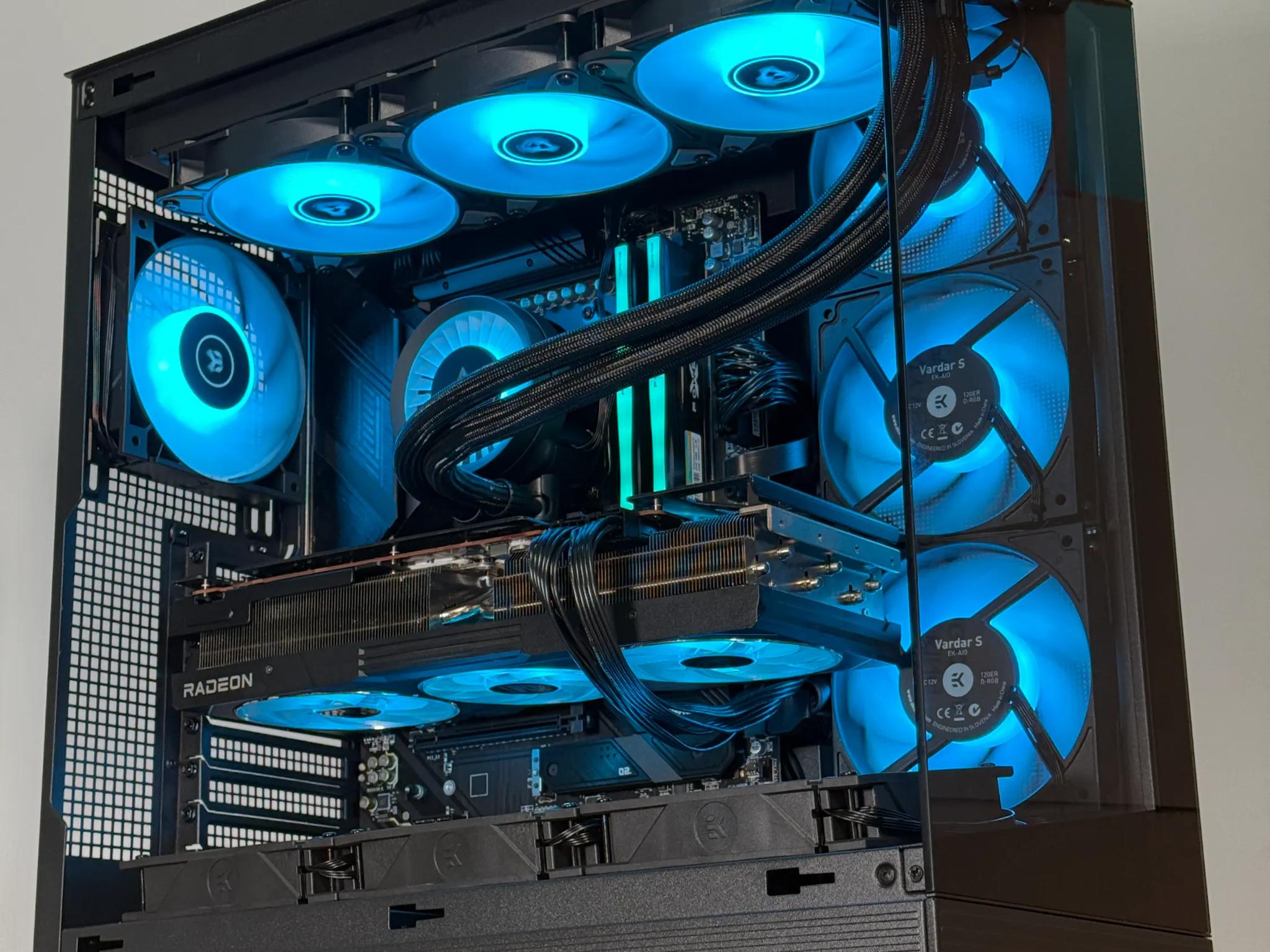 RX 7900XTX Ryzen 9 9900x High End Gaming PC