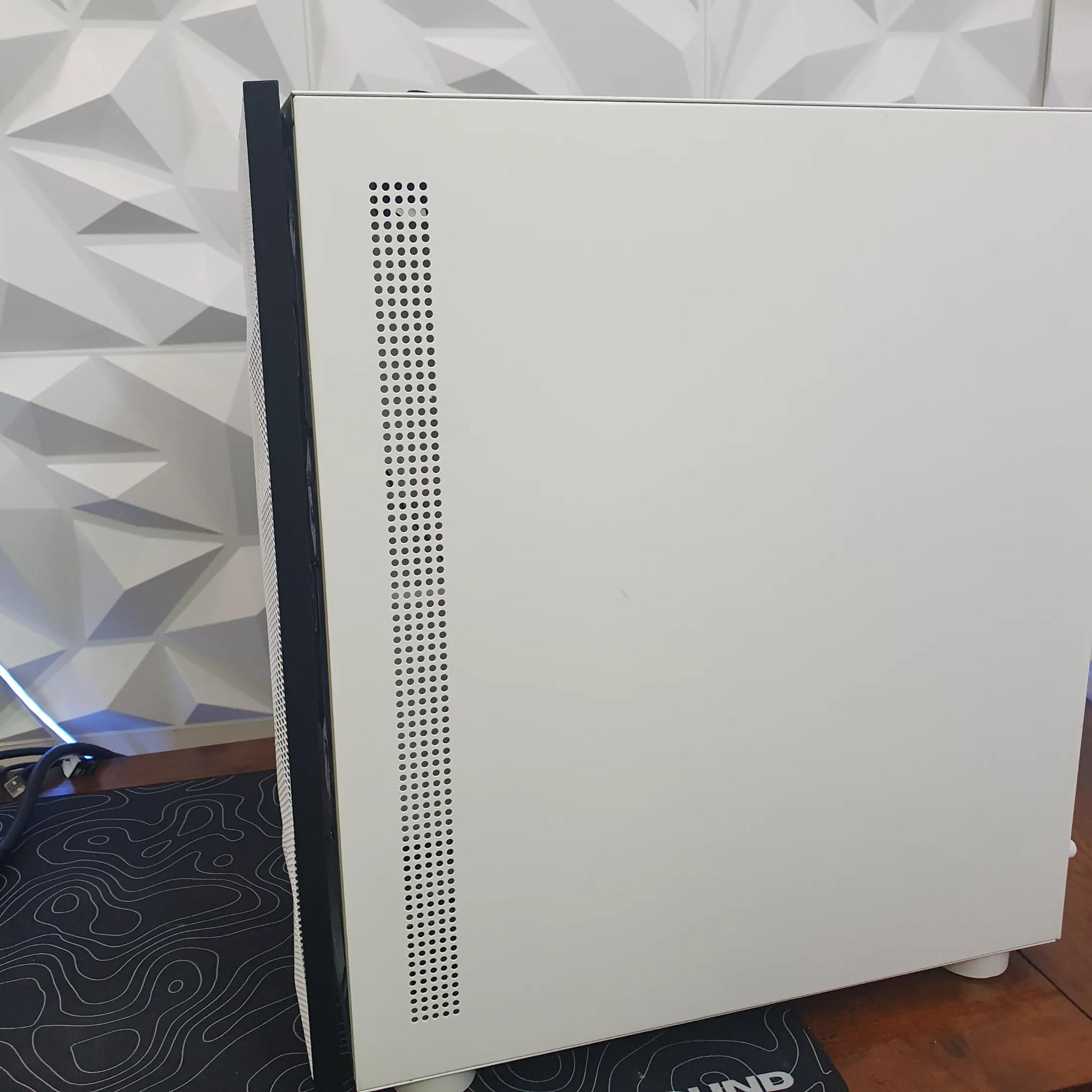 White Micro ATX PC Case (**Lose Front panel**)