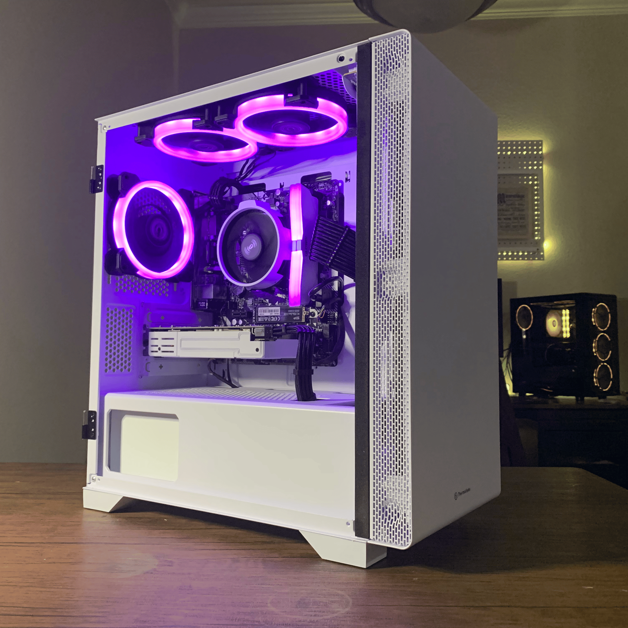 Budget White/Black Gaming PC (Ryzen 5 3400g + RX 5500 4GB) 