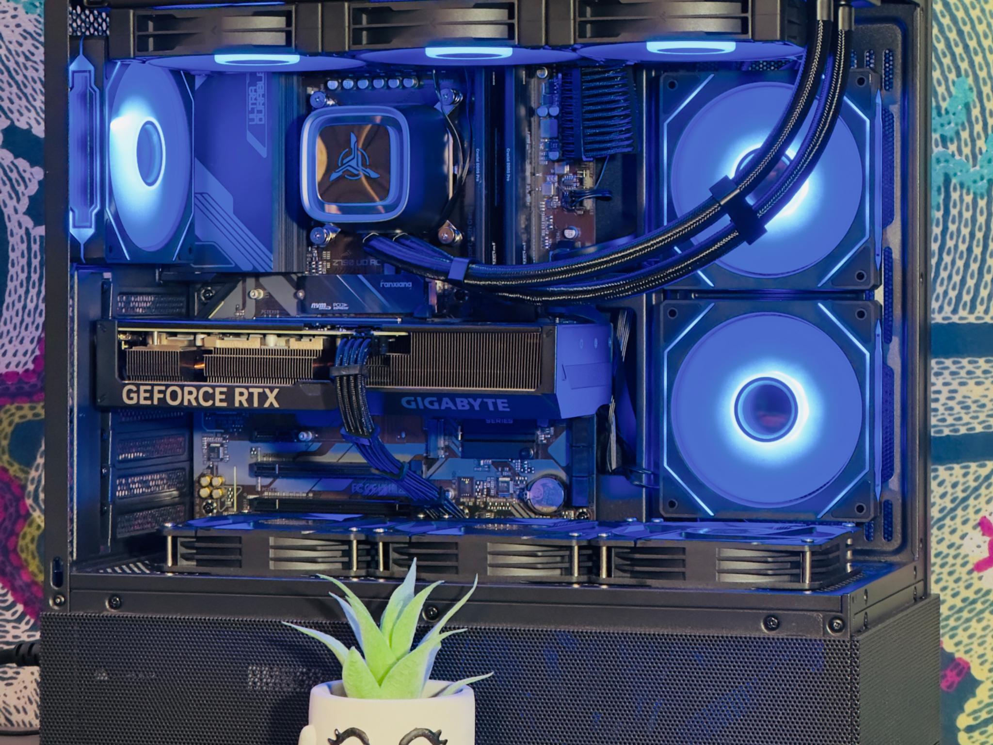 Gaming PC: 4070 + 13700k + 32gb DDR5 + 1TB nVME SSD