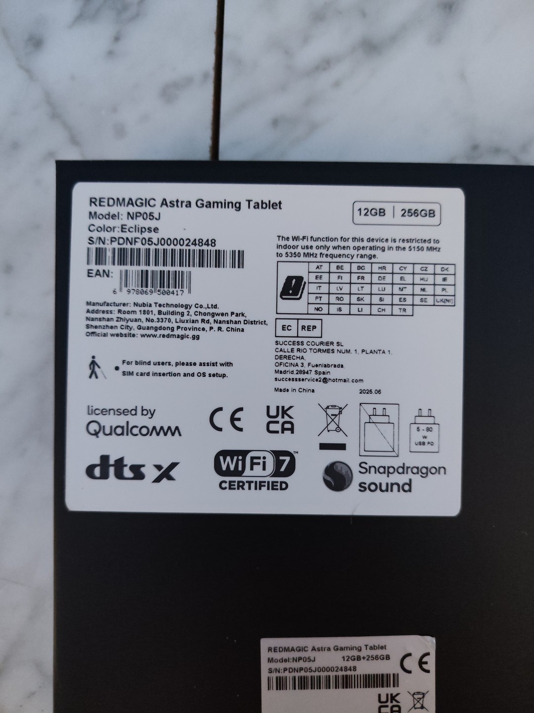 REDMAGIC ASTRA GAMING TABLET 12GB MEMORY 256GB STORAGE ECLIPSE