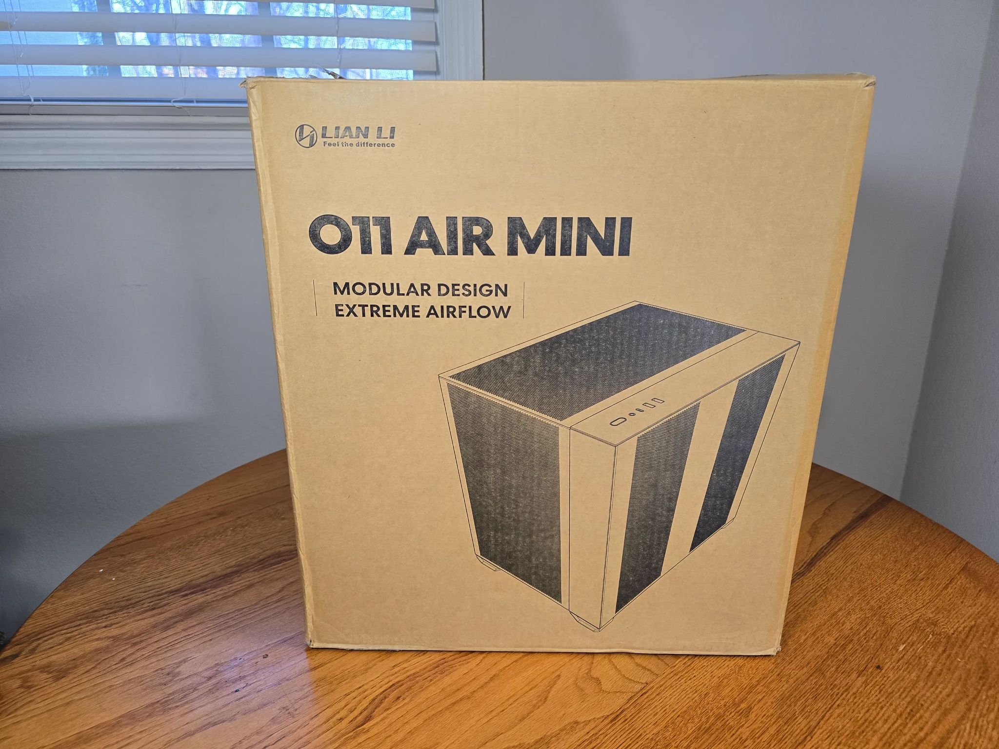 Lian Li O11 Air Mini ATX White Mid Tower Case