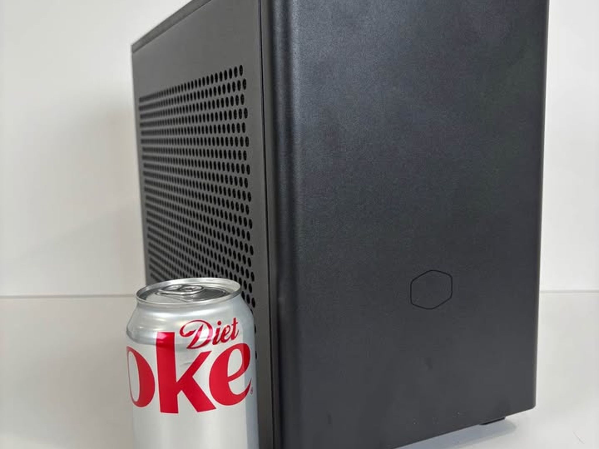 NR200 AMD 7600X+7600XT Compact Productivity