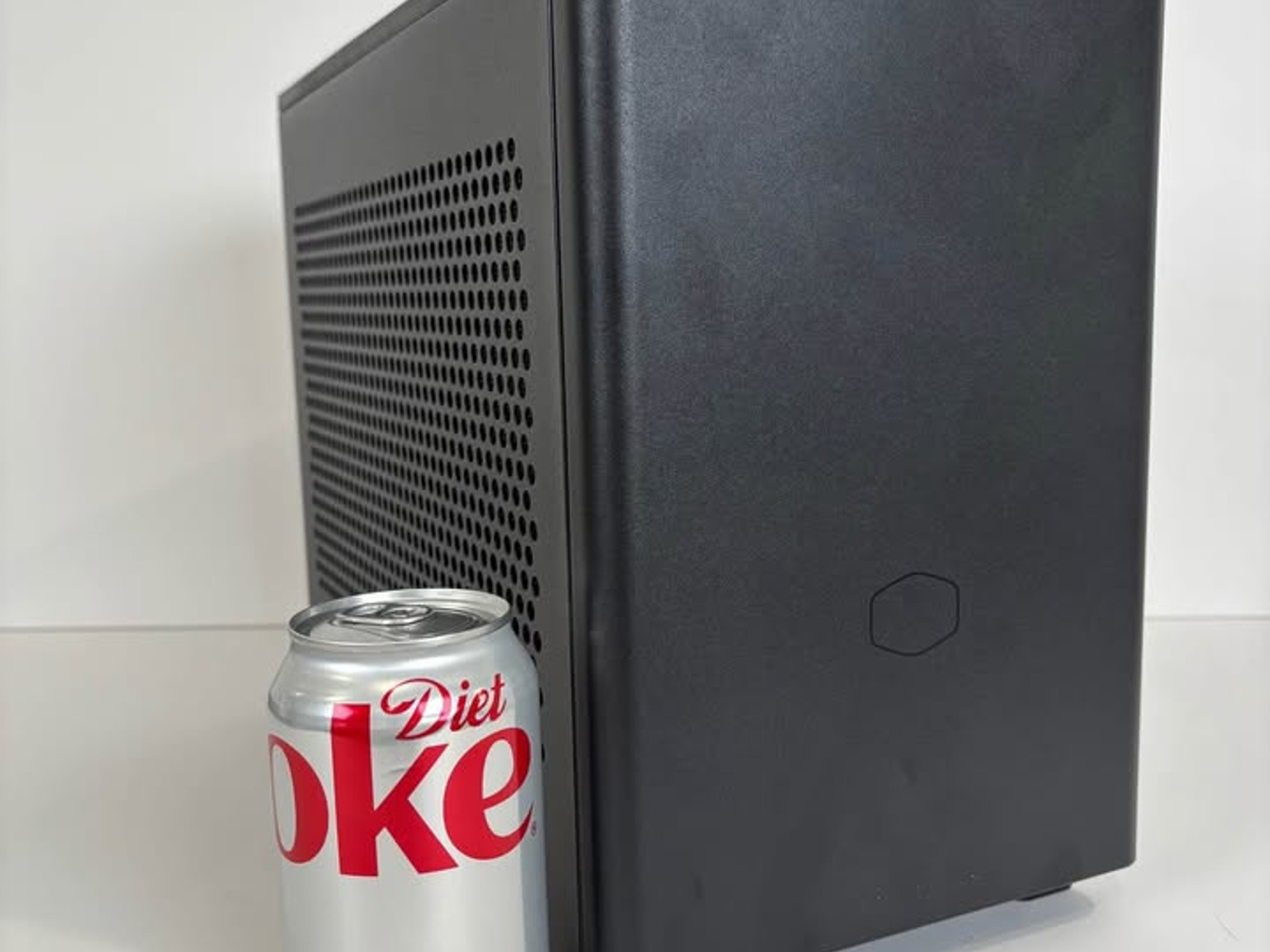 NR200 AMD 7600X+7600XT Compact Productivity