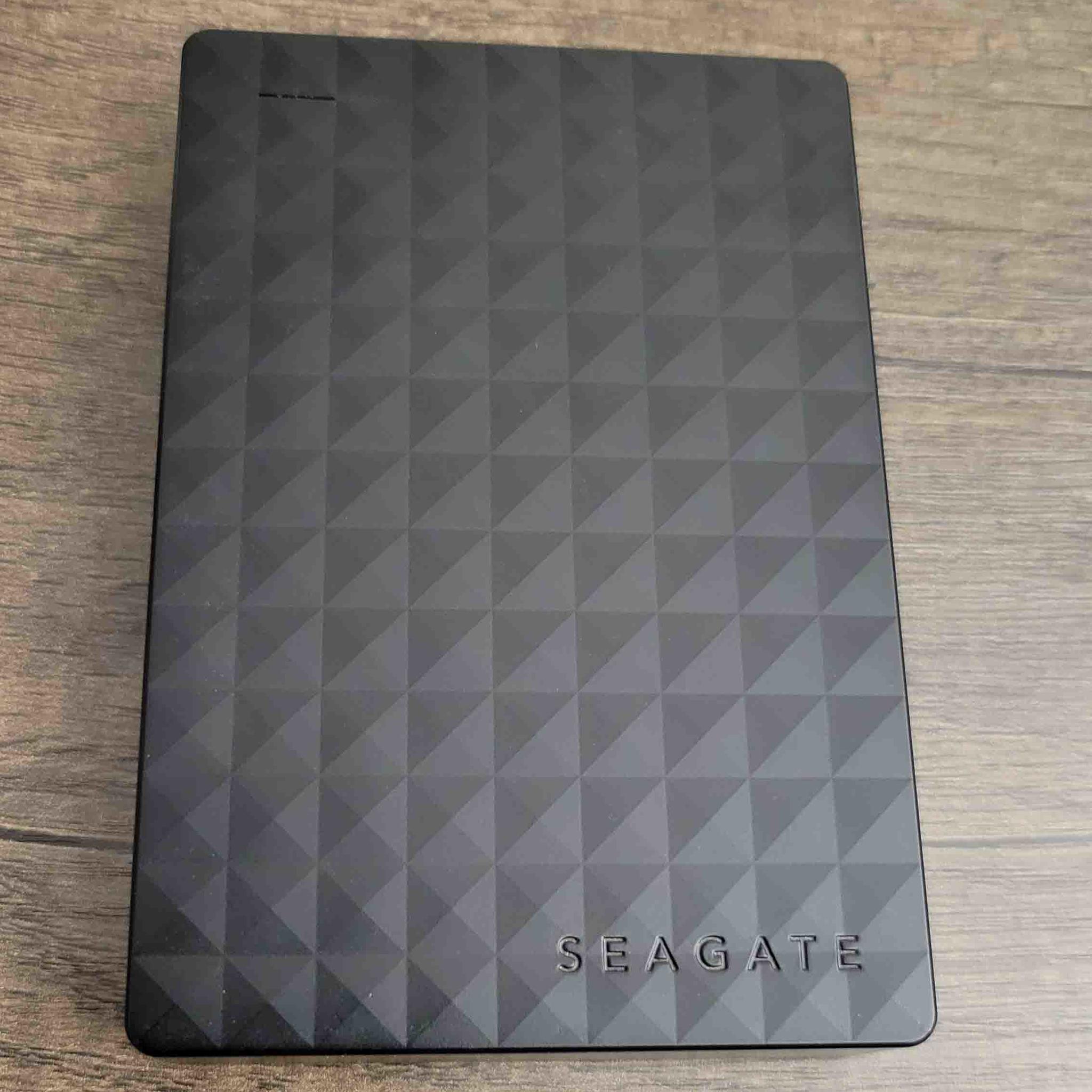 Seagate Expansion Portable 4TB External Hard Drive Desktop HDD – USB 3.0 for desktop/laptop/PS/etc.