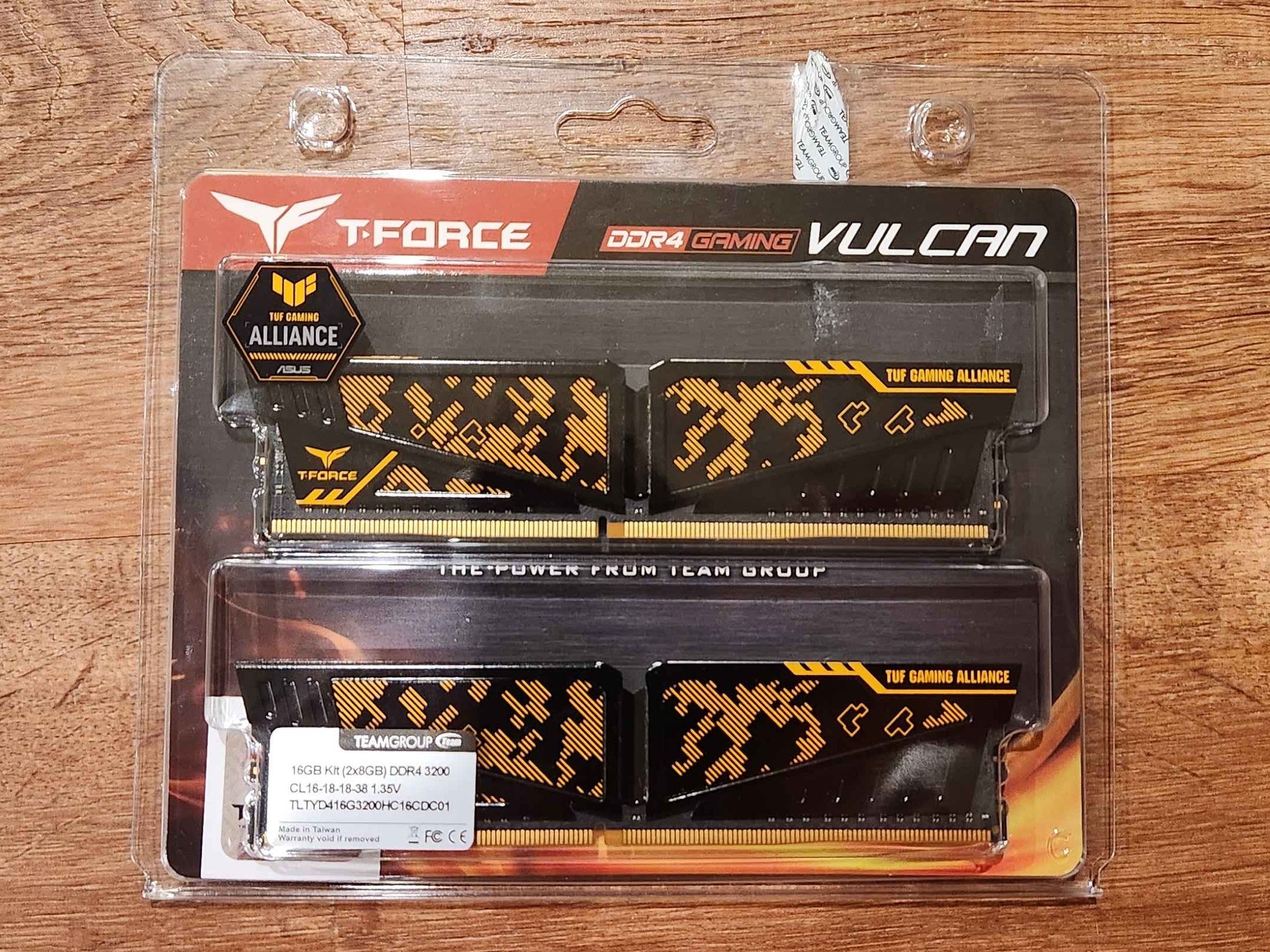 Teamgroup Vulcan TUF Gaming Alliance 16GB (2x8GB) DDR4-3200 CL16