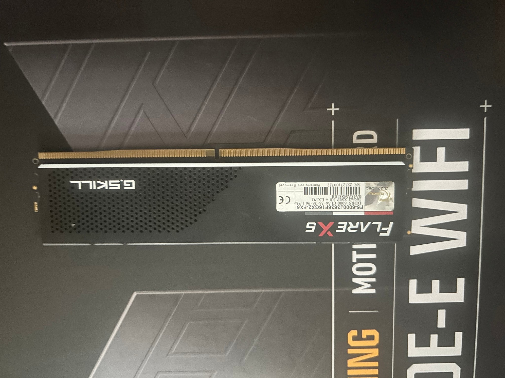 ASUS B650E TUF GAMING + 1 X 16GB GSkill Flare