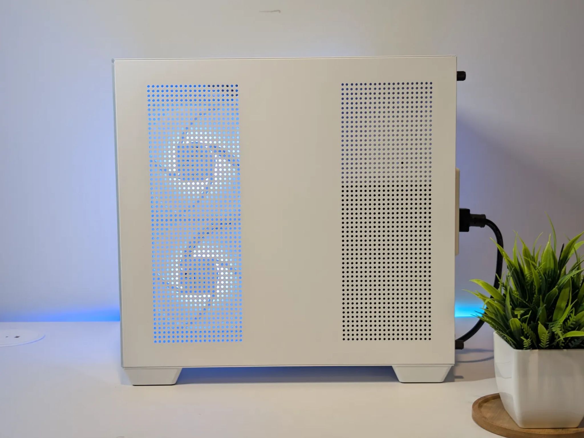 RYZEN 5 | GTX 1080 EVGA FTW2 | 16GB RAM | 500GB 4X4 NVME SSD | WINDOWS 11 PRO | WHITE GAMING PC