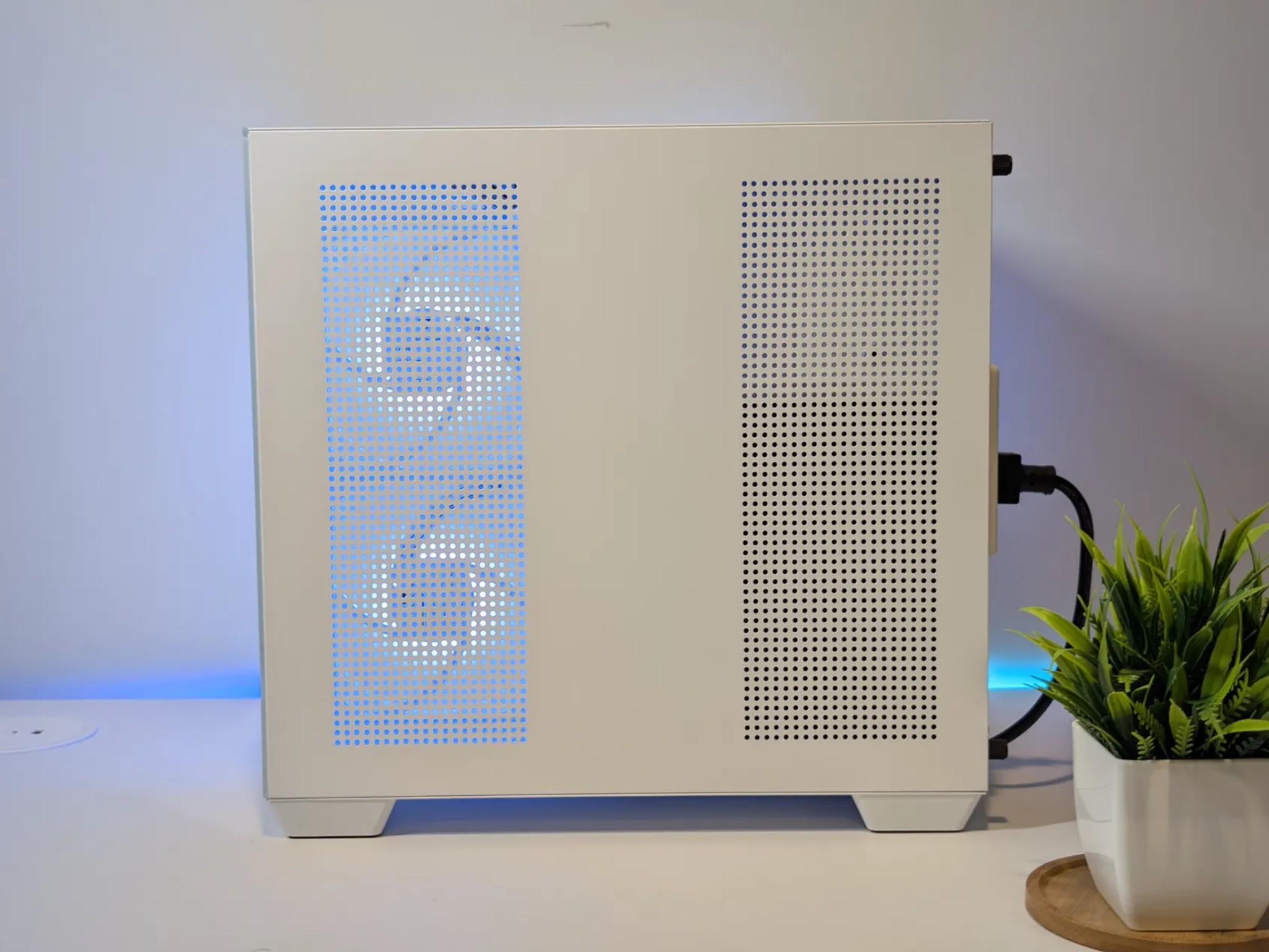 RYZEN 5 | GTX 1080 EVGA FTW2 | 16GB RAM | 500GB 4X4 NVME SSD | WINDOWS 11 PRO | WHITE GAMING PC