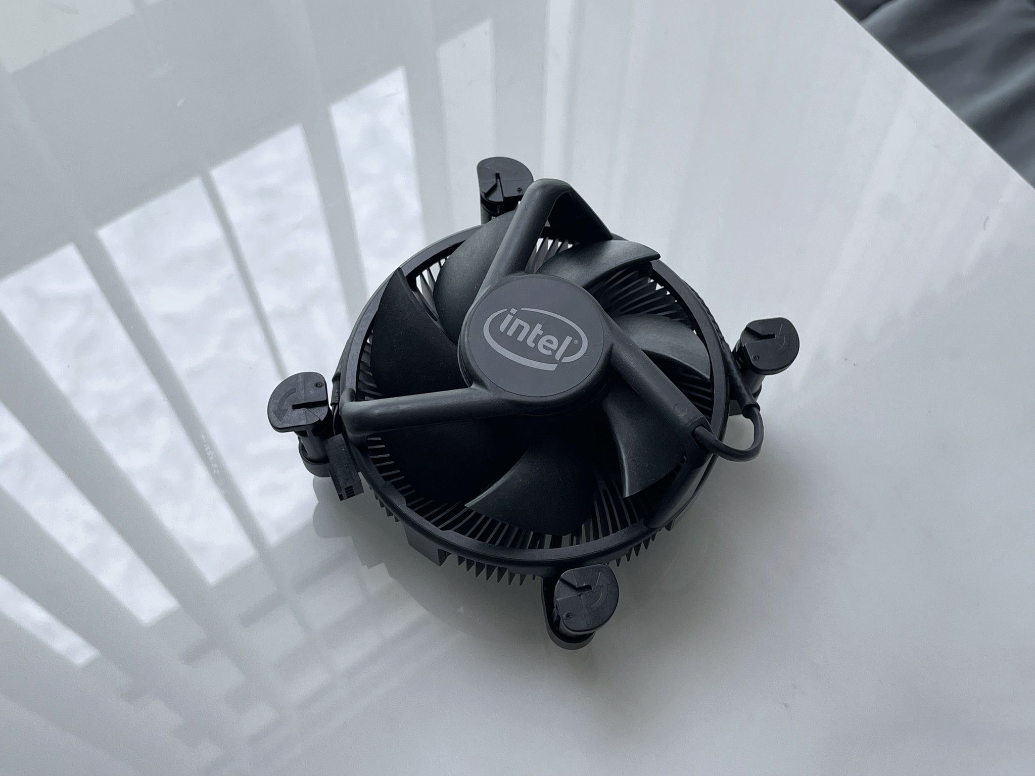 Intel Copper Core Aluminum Heatsink Low Profile LGA 1200/115X 4-Pin Stock Cooler - Black