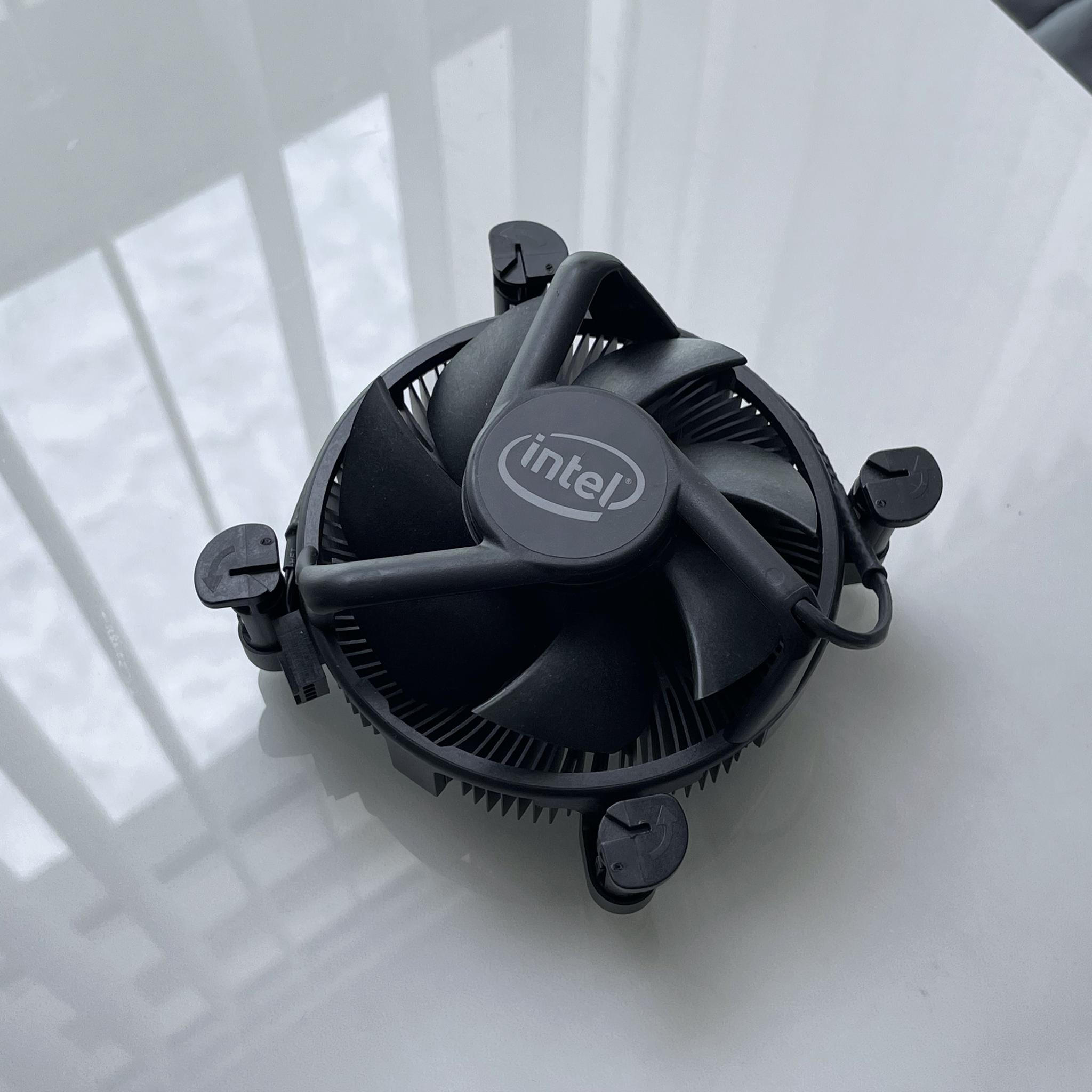 Intel Copper Core Aluminum Heatsink Low Profile LGA 1200/115X 4-Pin Stock Cooler - Black