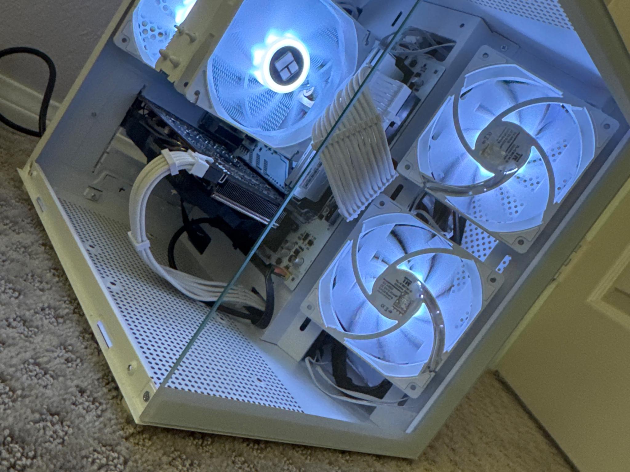 CLEAN ALL WHITE⚪️|GTX 1660 TI|R5 2600|16 GB RAM|1 TB|+WI-FI & Bluetooth|