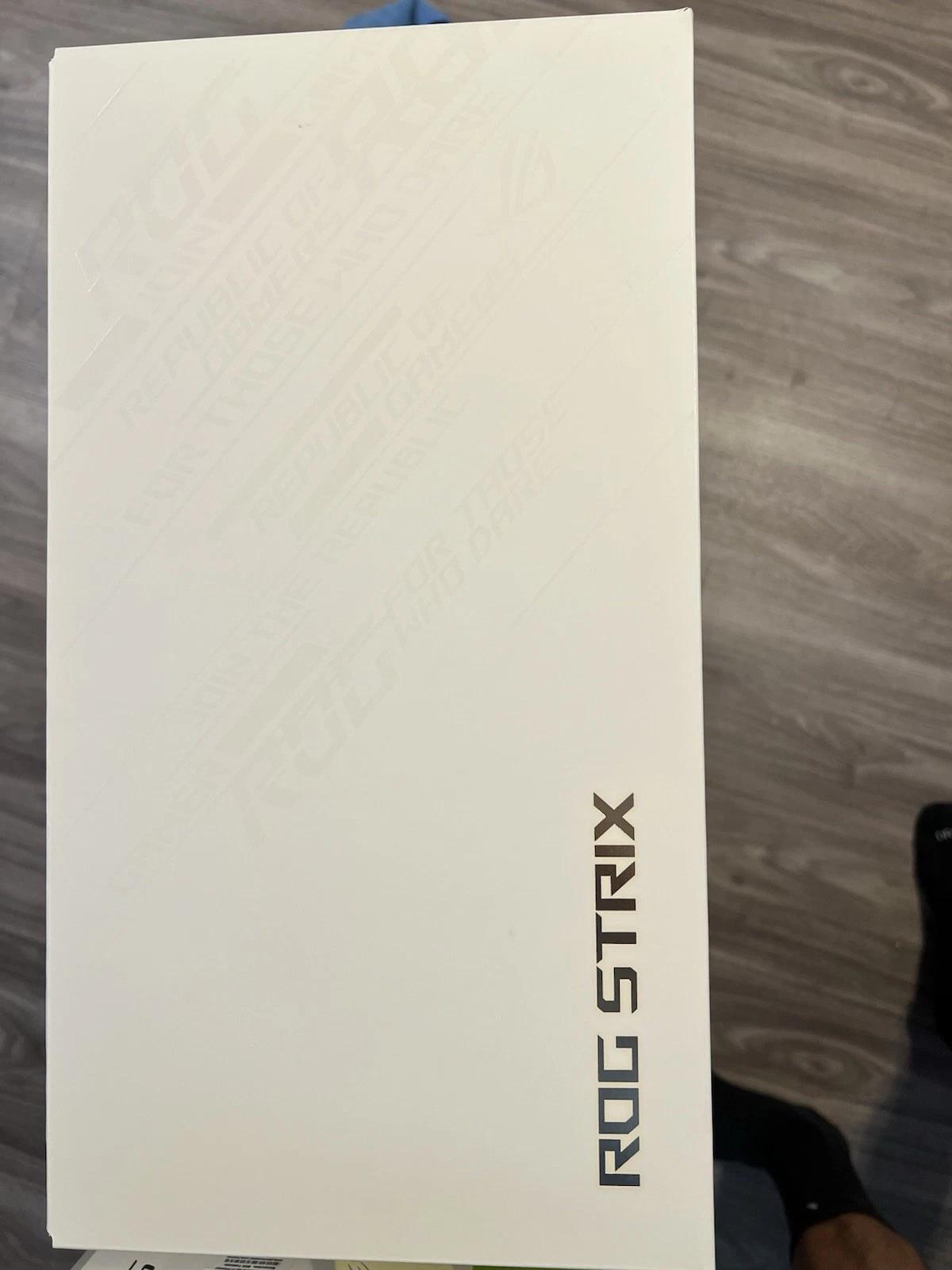 ASUS ROG Strix GeForce RTX 4090 24GB GDDR6X White OC Edition Gaming Graphics Card