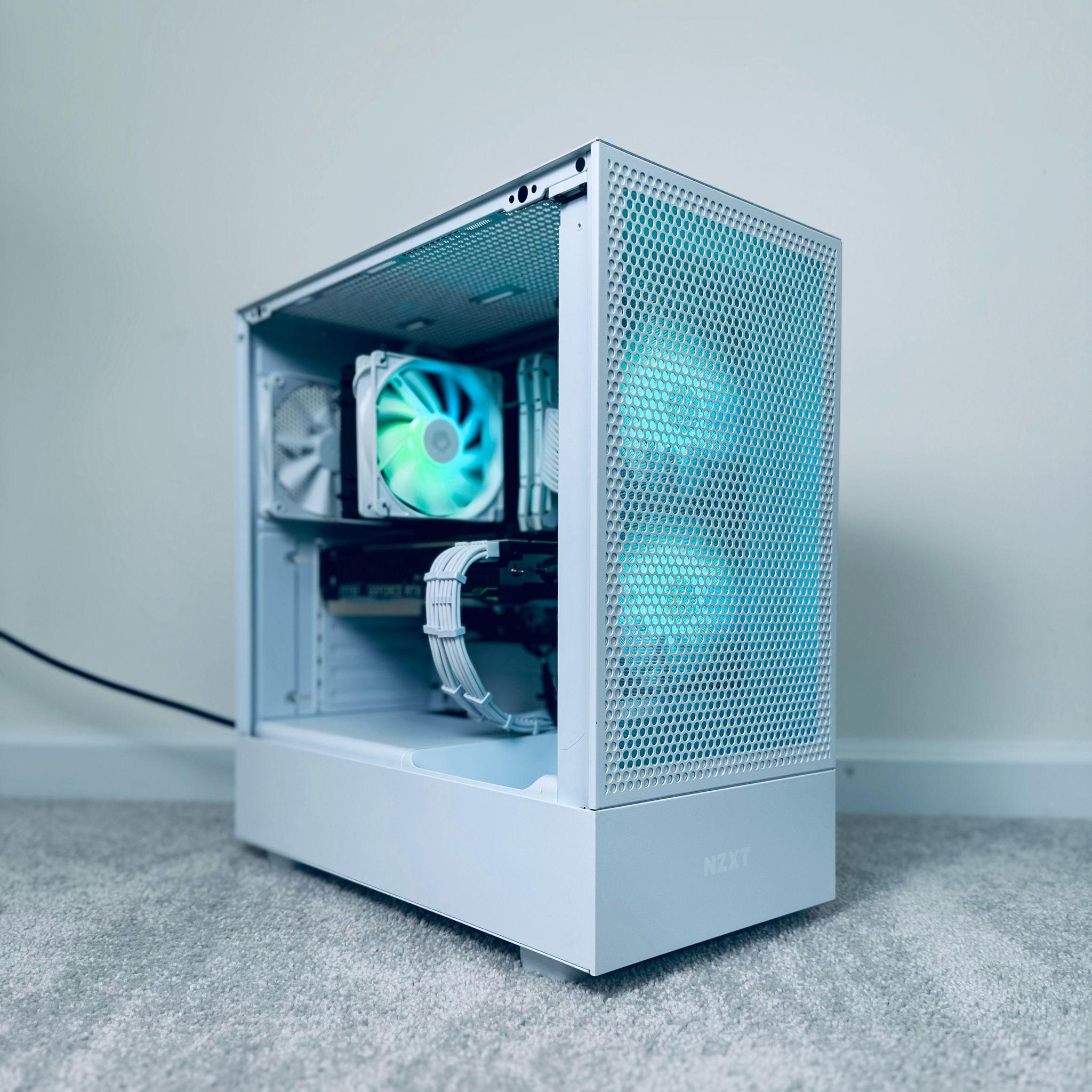 𝙂𝙇𝙀𝘼𝙈 | Ryzen 9 3900X, RTX 2080, 16GB RAM, 1TB SSD White Minimalist Productivity Gaming PC