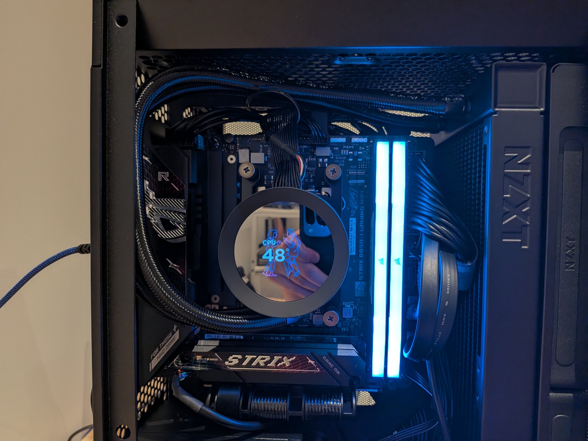 4K Flow - RX 9070 XT, Ryzen 7 9800X3D, 32 GB DDR5 RAM, 2 TB Gen 4 NVME, Liquid Cooled, RGB