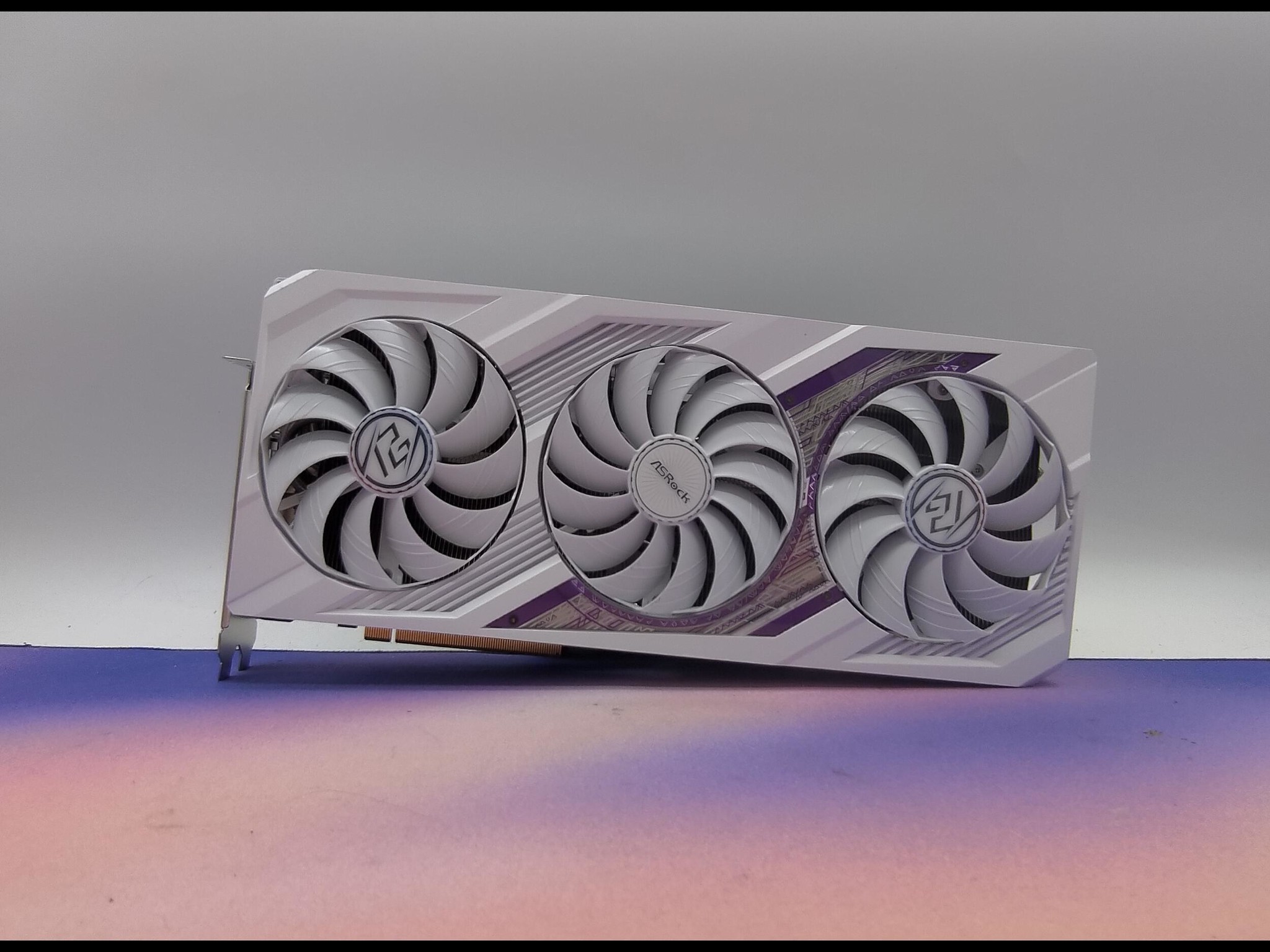 ASRock Phantom Gaming White Edition RX 7900XT