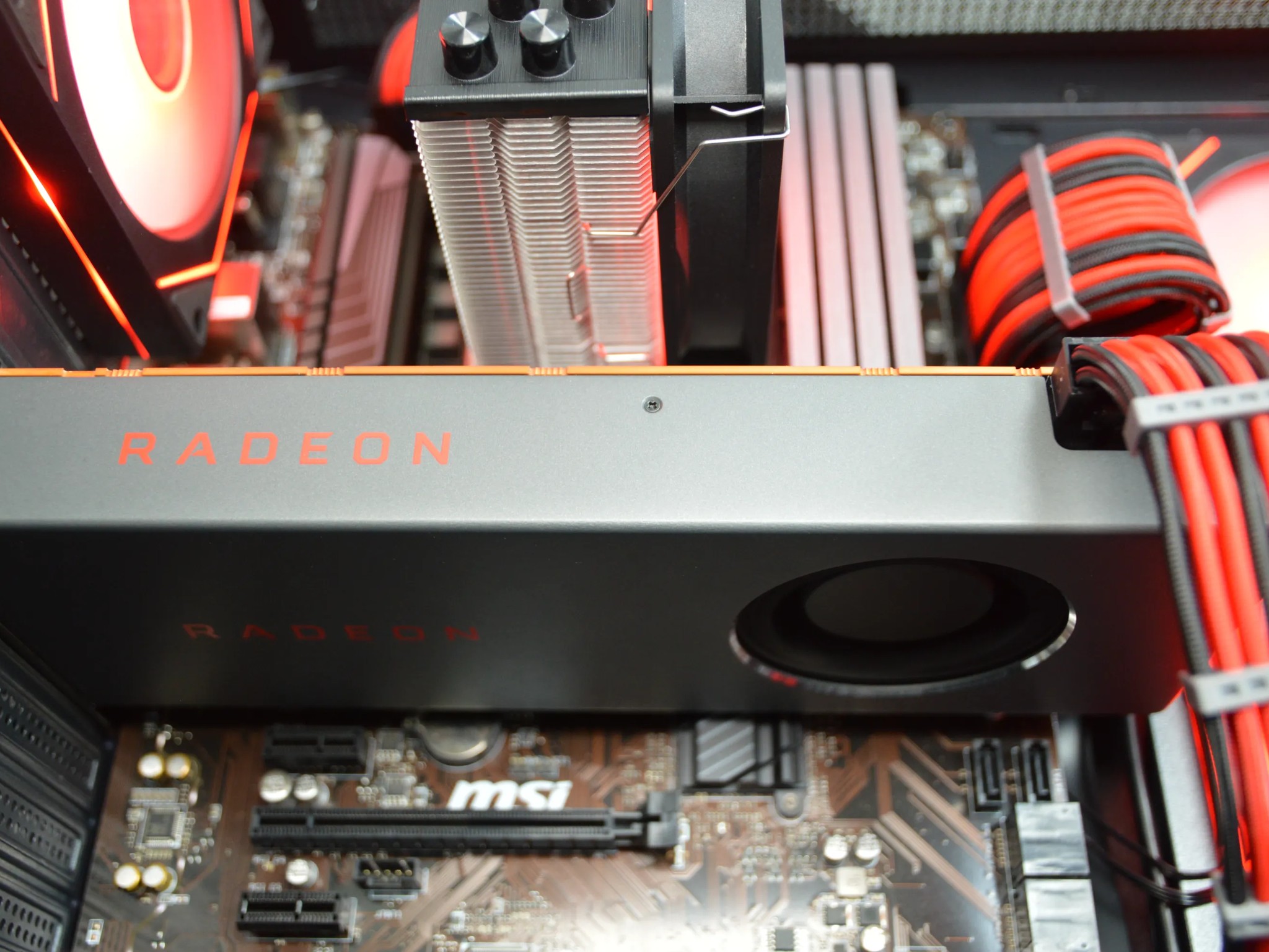 ❤️◻️| RX 5700 8GB | INTEL I7-8700K | 32GB DDR4 RAM | 1TB NVME SSD | Crimson Metal |