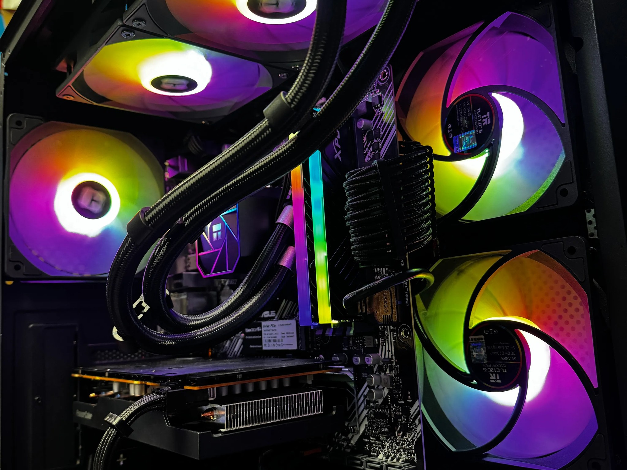 [Cronus] || AMD Ryzen 5 5600 + RX 7600 8G w/ 16GB of DDR4 RAM & 1TB M.2 NVMe SSD