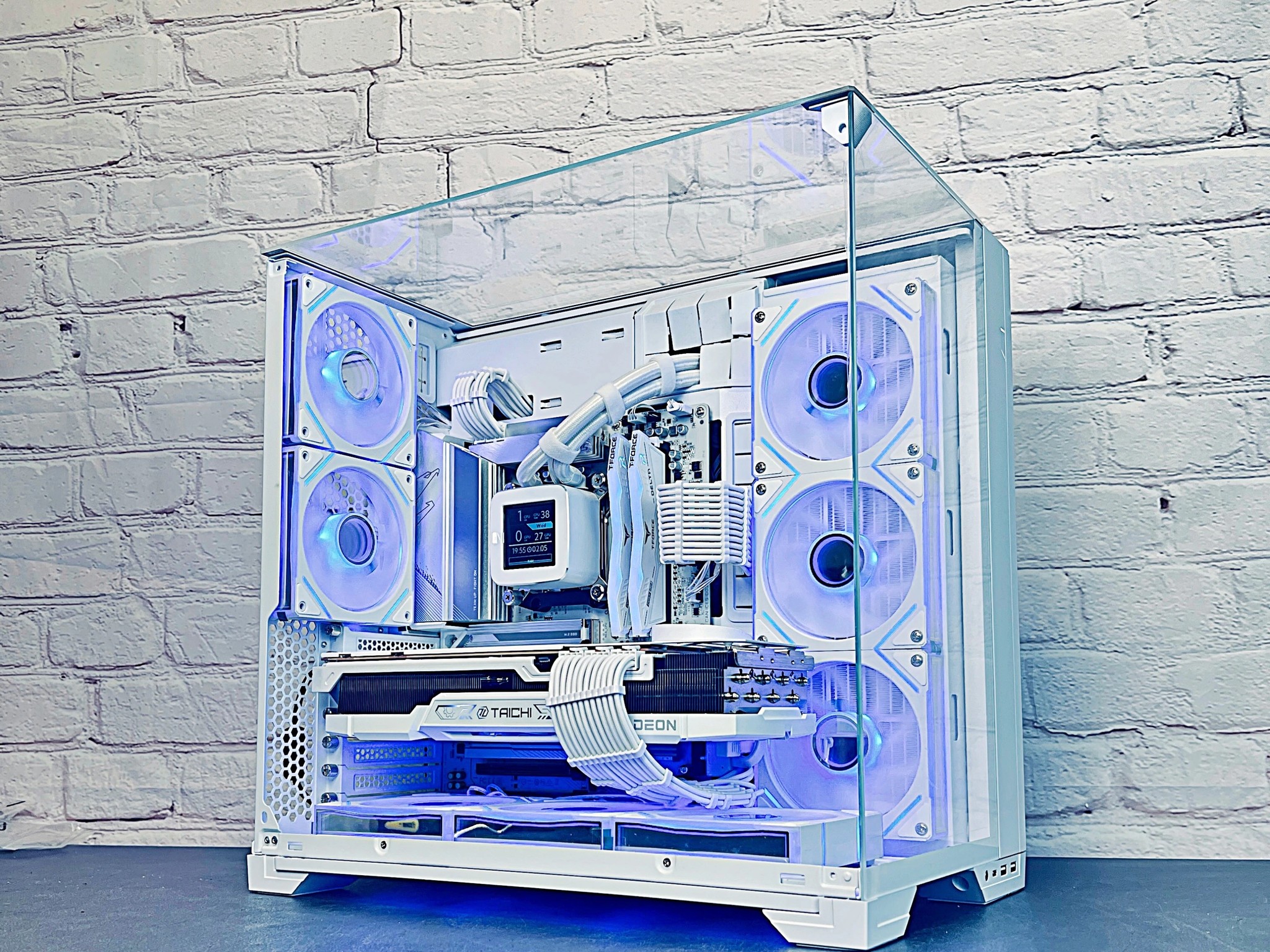 ✨The Vision✨ Ryzen 7 9800X3D ✨ RX 7900 XTX 24GB ✨ 32GB DDR5 ✨ 2TB M.2 ✨ WIN 11 PRO