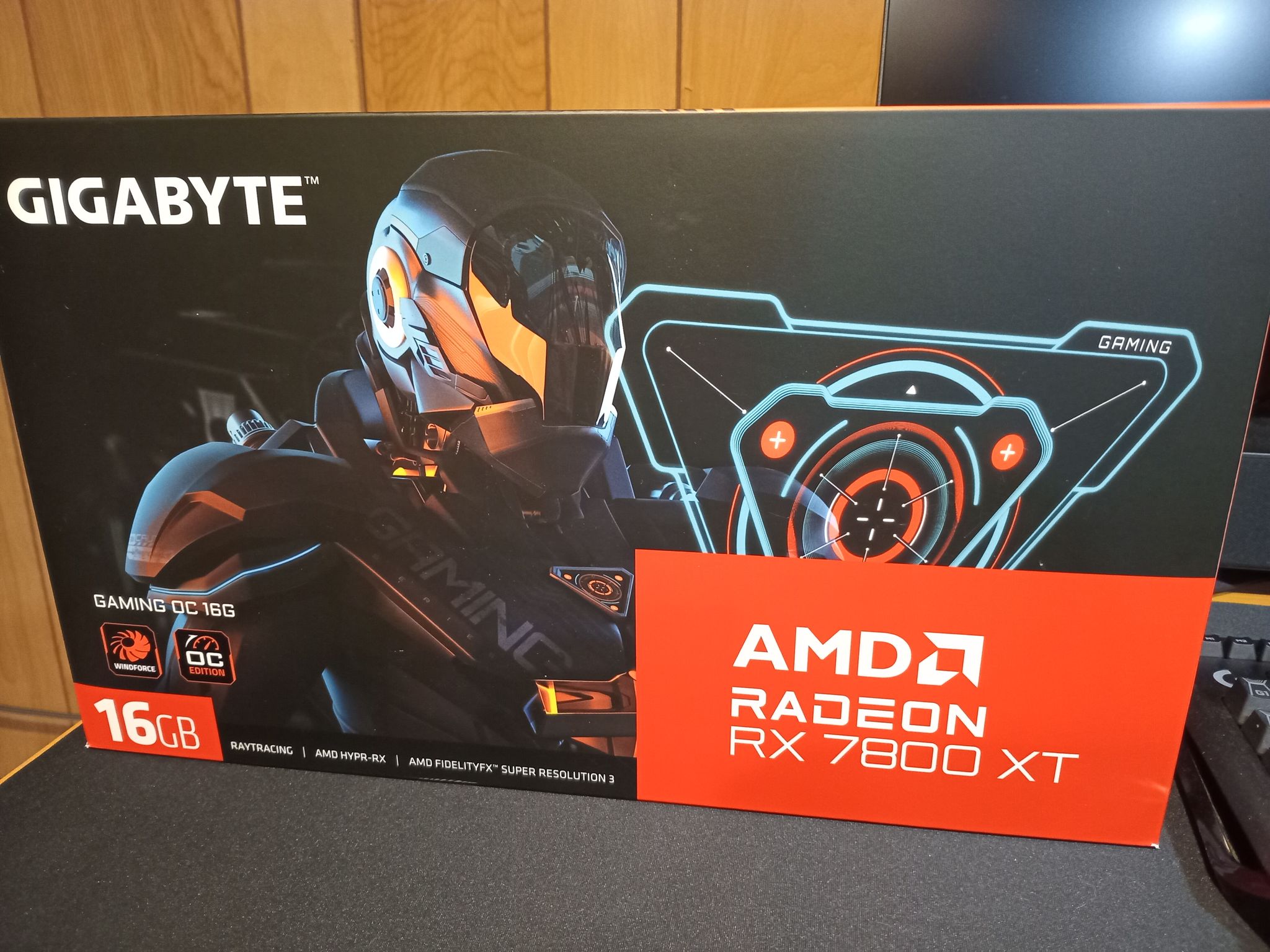 GIGABYTE Radeon RX 7800 XT GAMING OC 16G