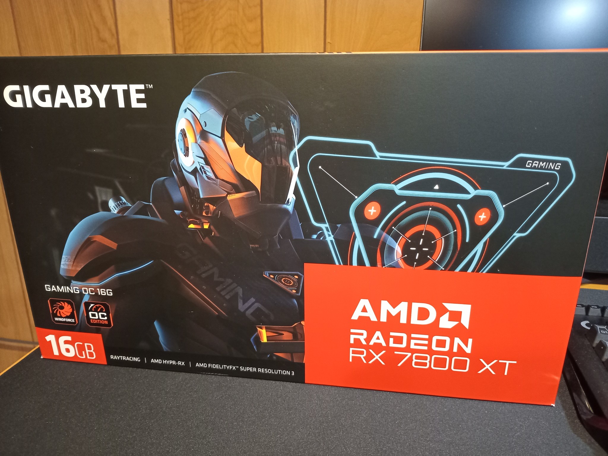 GIGABYTE Radeon RX 7800 XT GAMING OC 16G