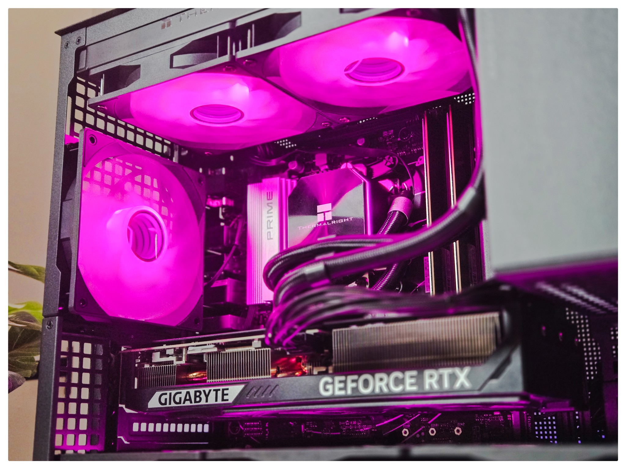 Ryzen 7800X3D | RTX 5070 | Wi-Fi | RGB Gaming PC