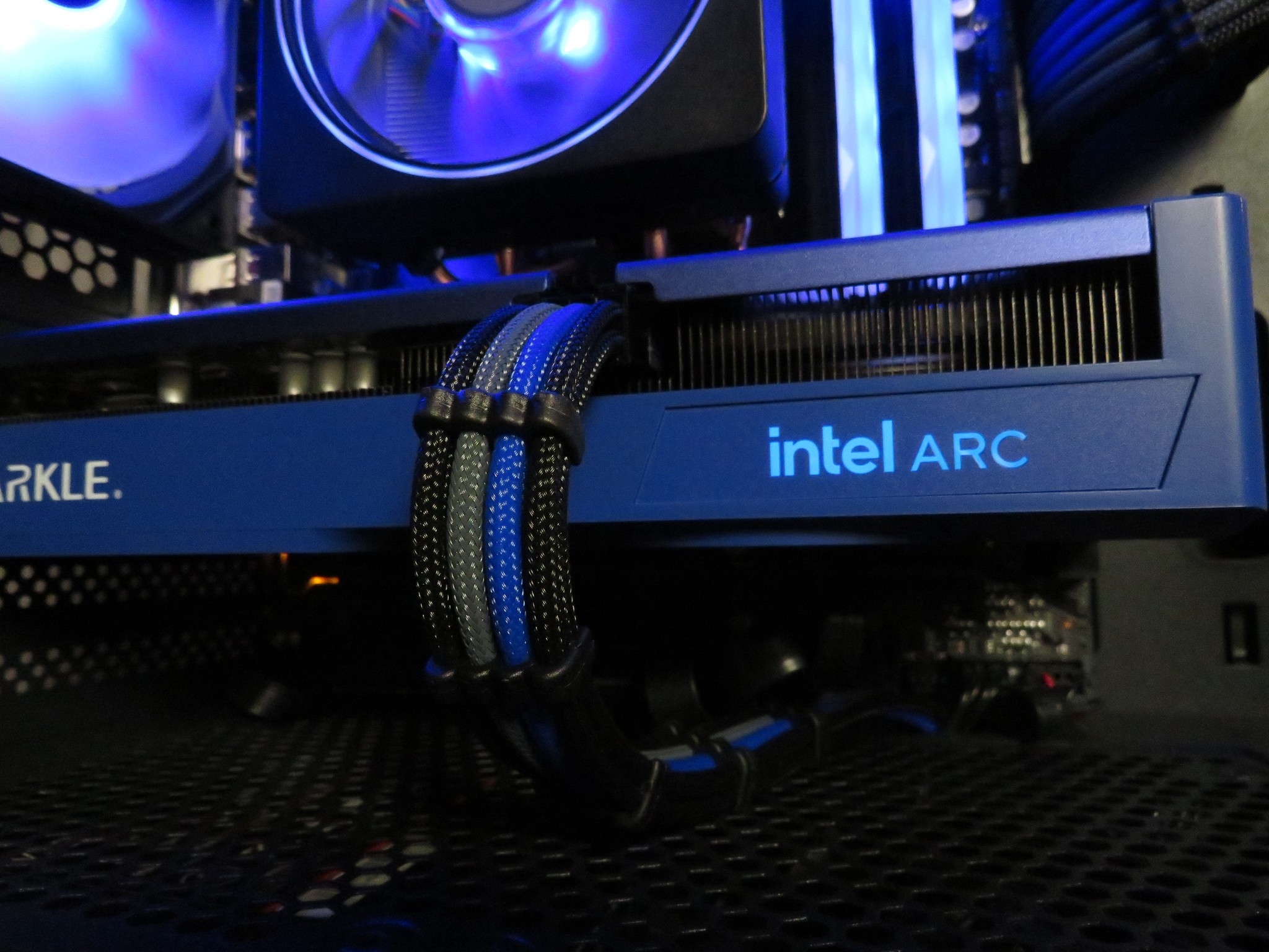 Intel Arc Gaming: Ryzen 5 3600X + Sparkle Arc B570 + 16 GB DDR4 + 1 TB NVME