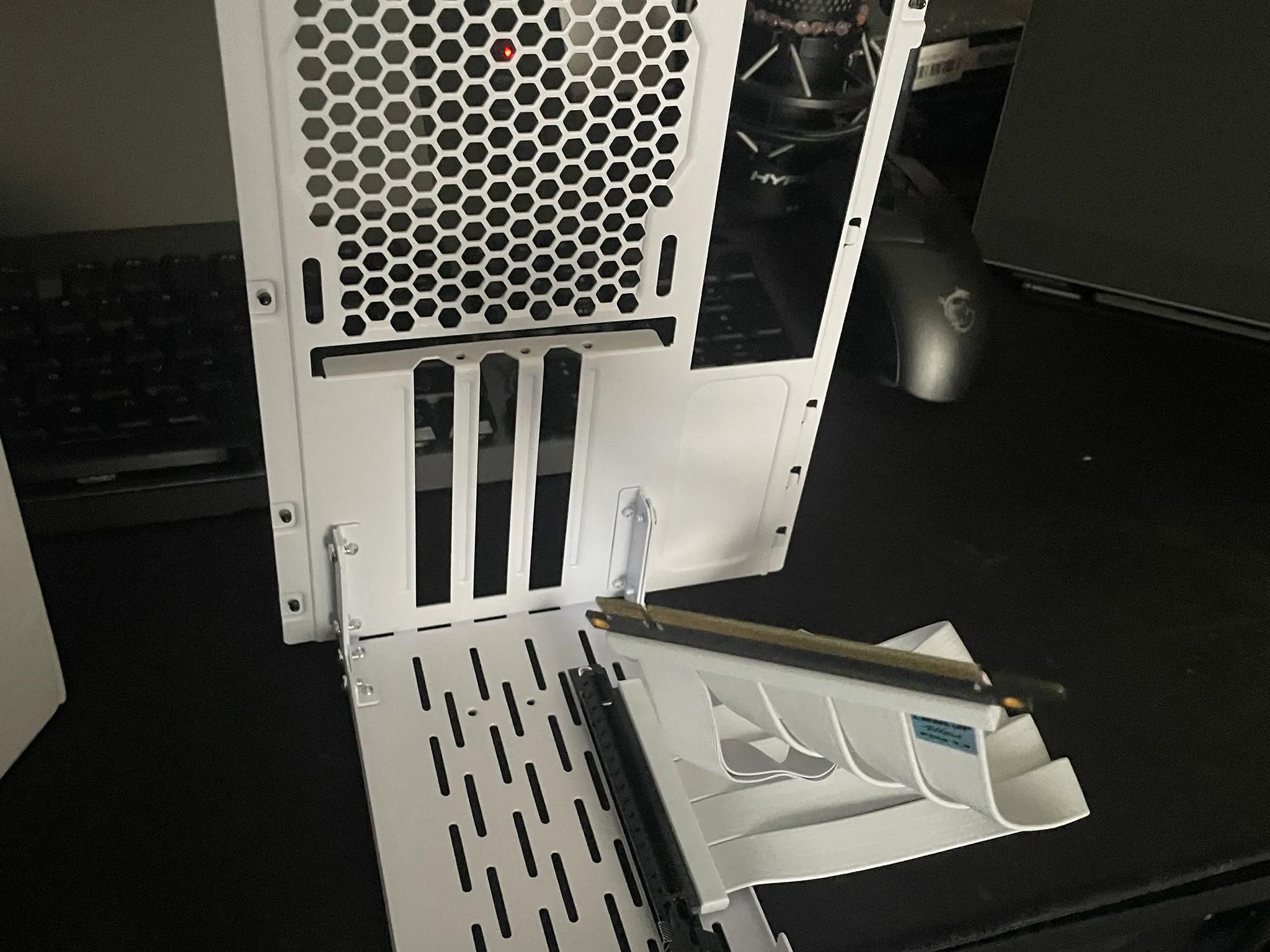 Lian li O11 dynamic mini white vertical GPU mount