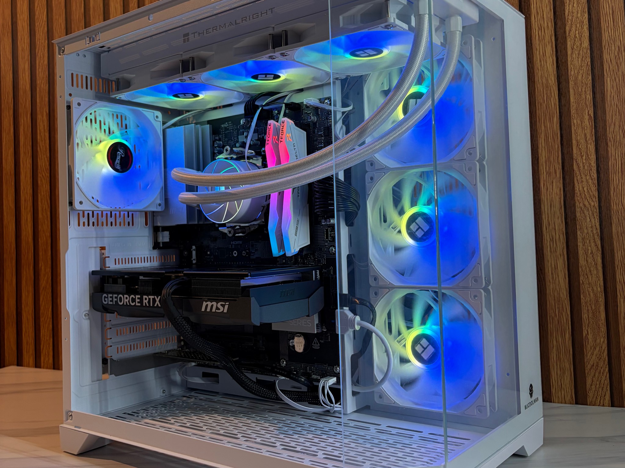 RTX 5070 | RYZEN 5 7600X | 1TB SSD | 16GB DDR5 | 360MM AIO