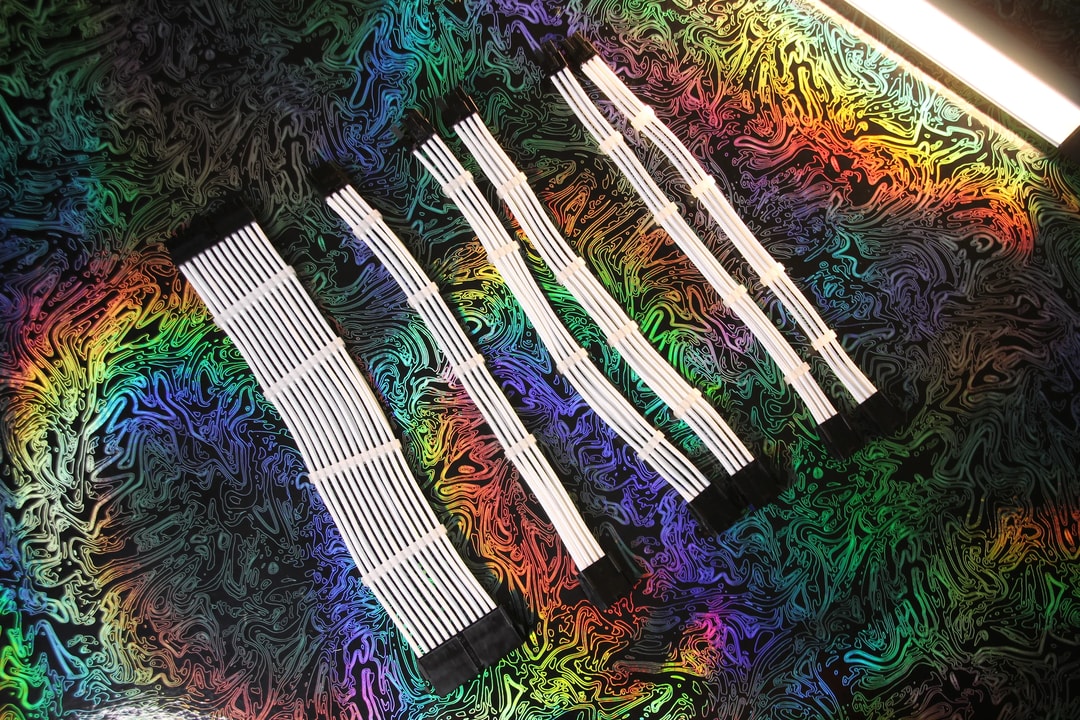 KOTTO White Braided ATX Cable Extensions w/Cable Combs | Jawa