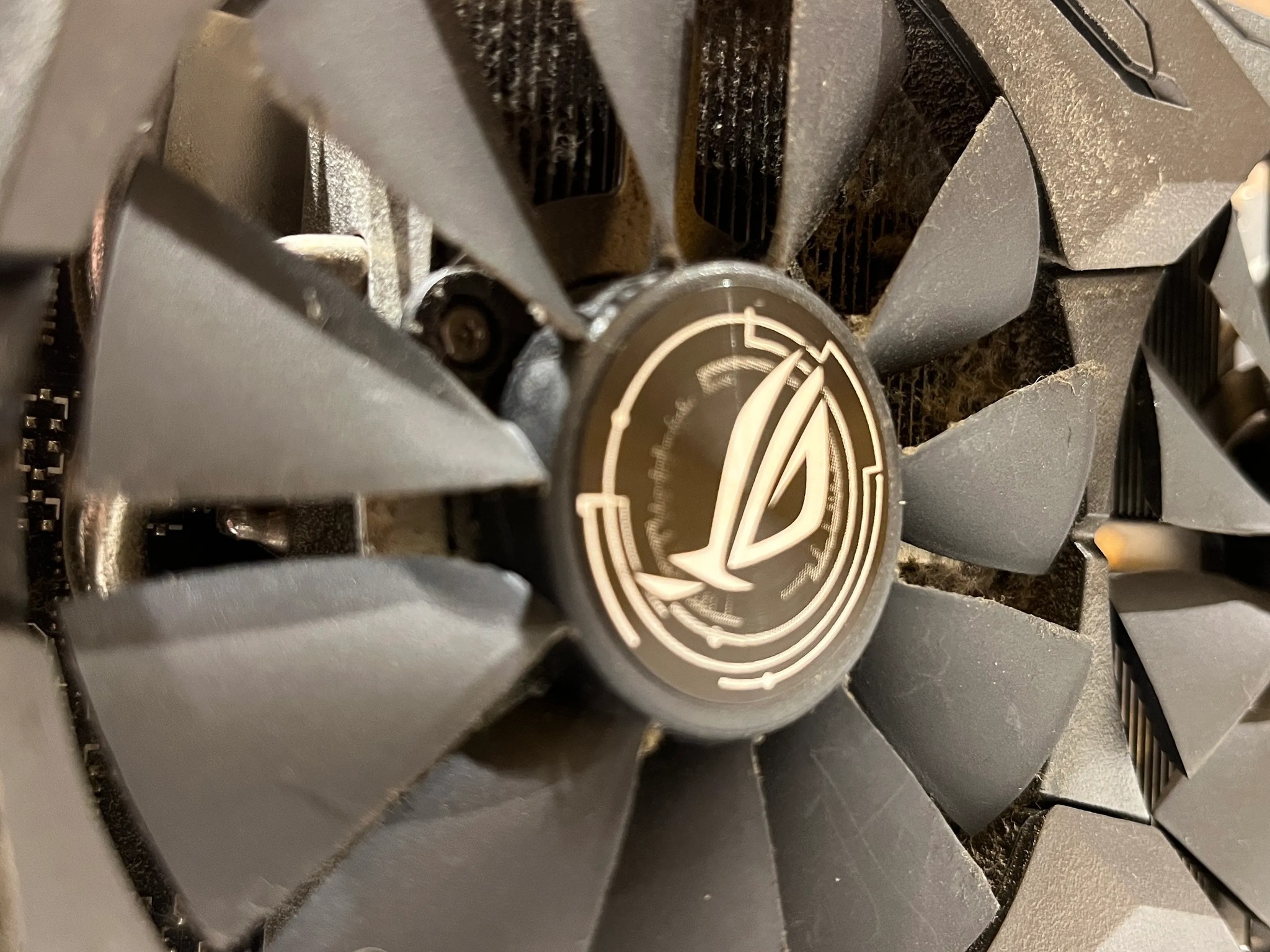 Used ASUS ROG 1070 Ti 8GB GPU