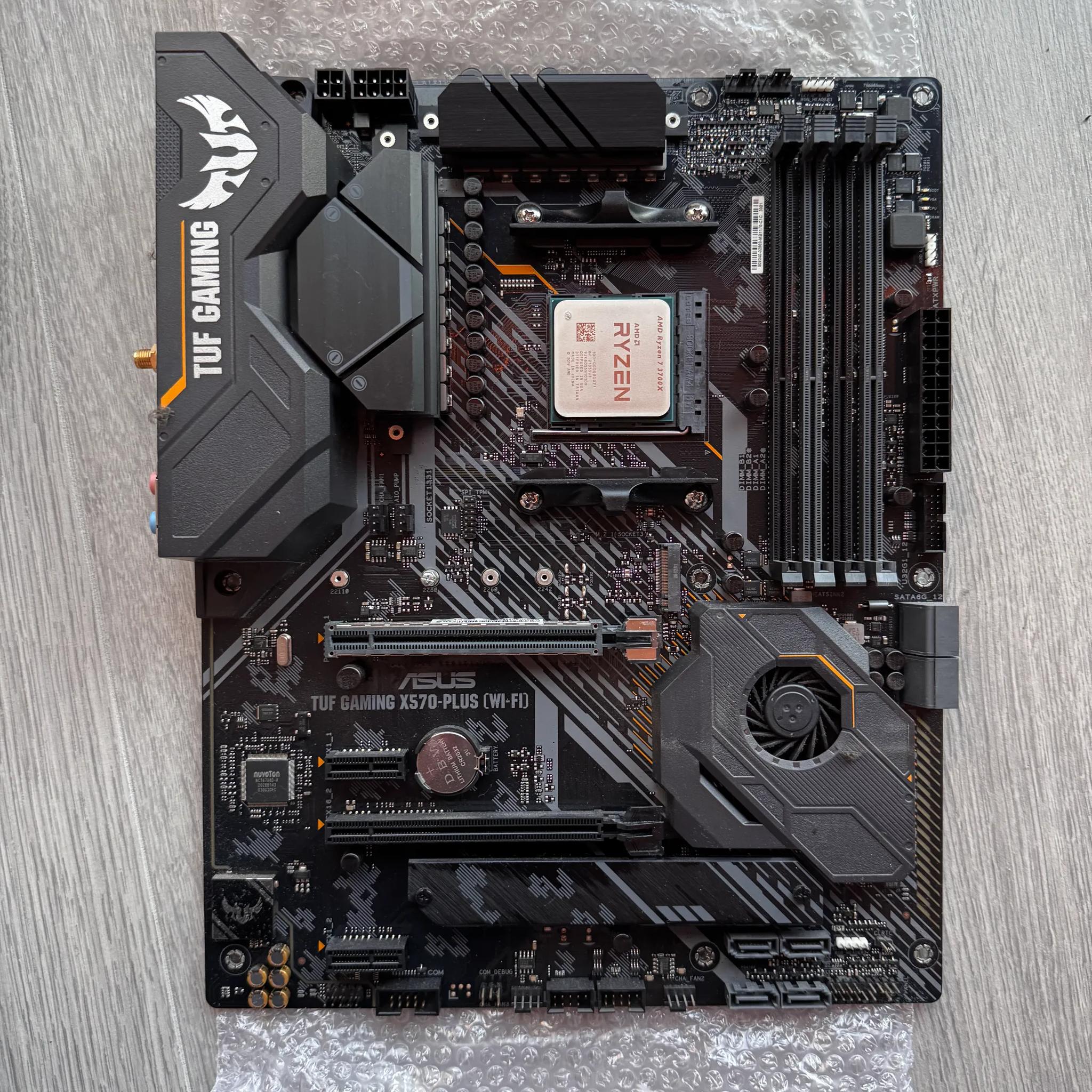 AMD Ryzen 7 3700X and ASUS TUF GAMING X570-PLUS (WI-FI)