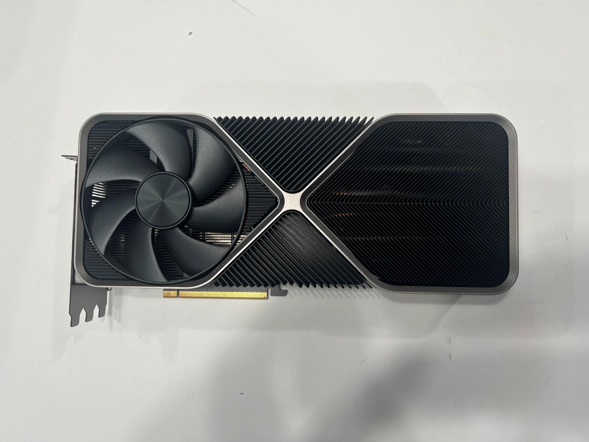 NVIDIA RTX 4090 FOUNDERS 24GB