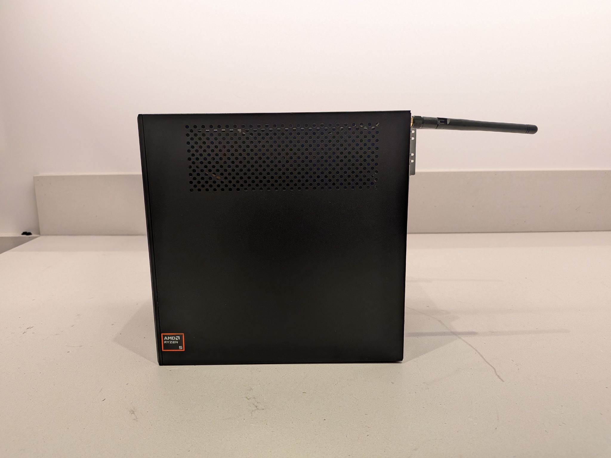 Steam Machine Killer - RX 7600, Ryzen 5 5600, 32 GB DDR4 RAM, 2 TB NVME