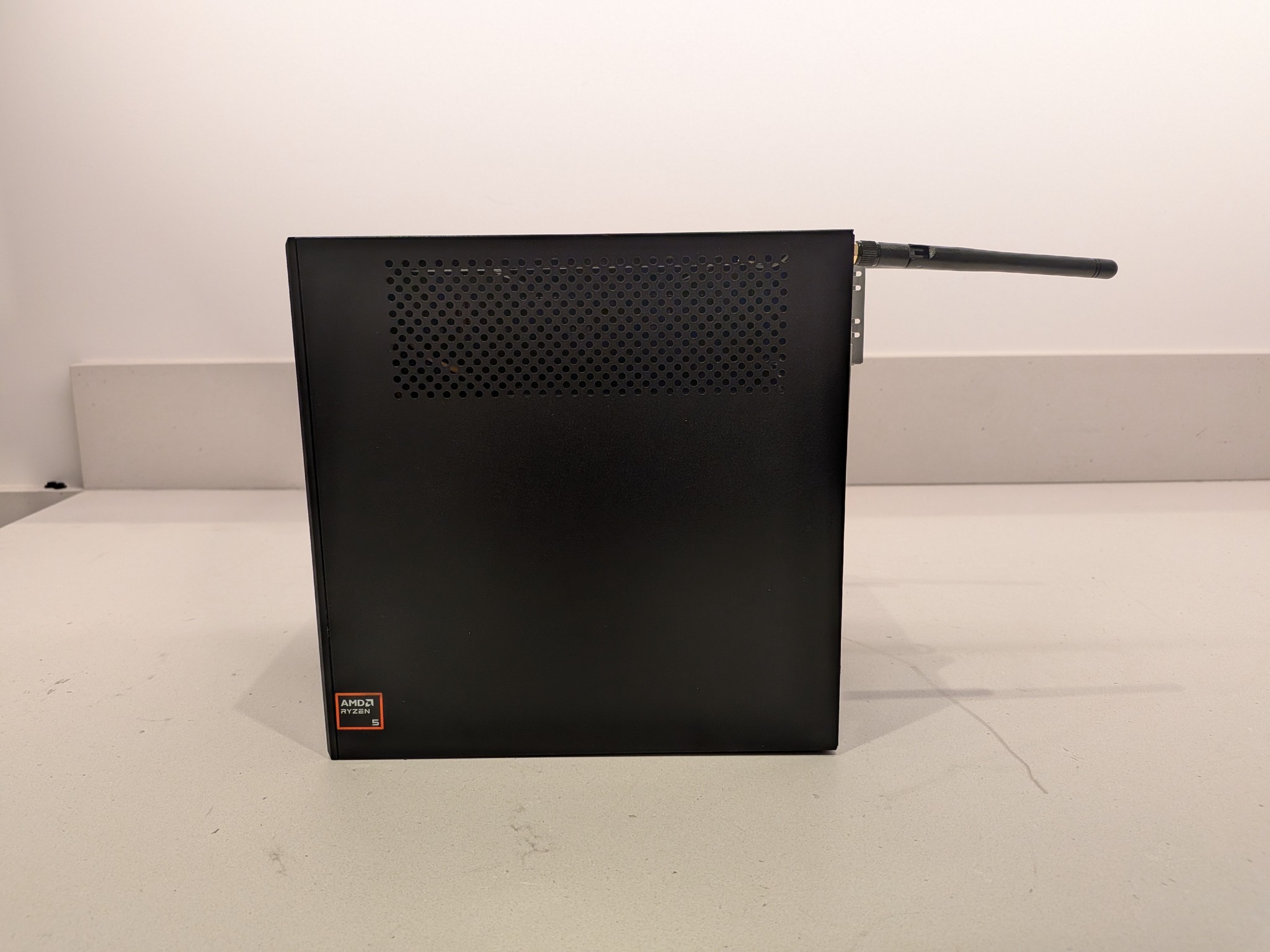 Steam Machine Killer - RX 7600, Ryzen 5 5600, 32 GB DDR4 RAM, 2 TB NVME