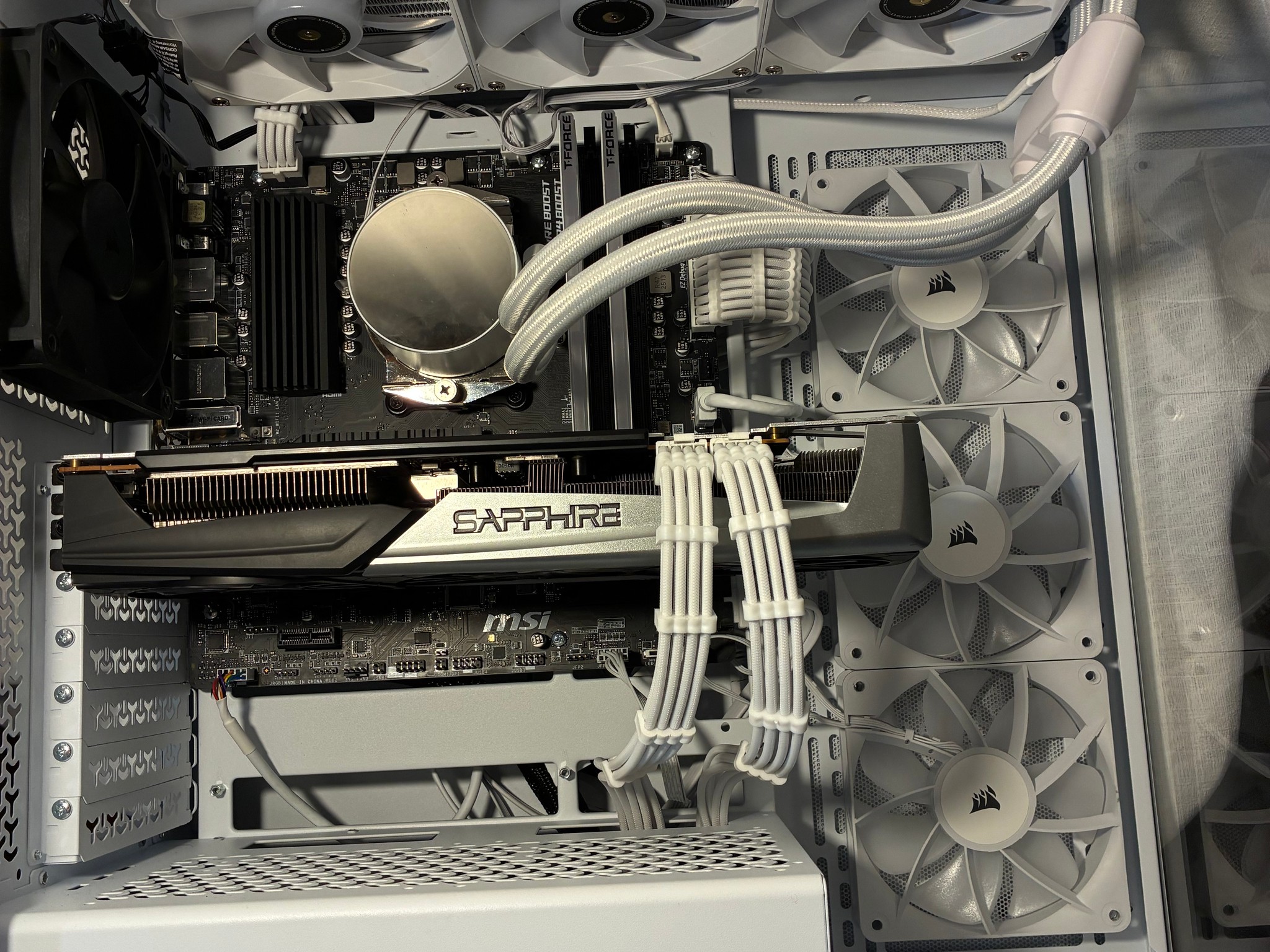 Pre-built All White Gaming PC Ryzen 5 4500 - Radeon 5700 XT NITRO+ 8GB